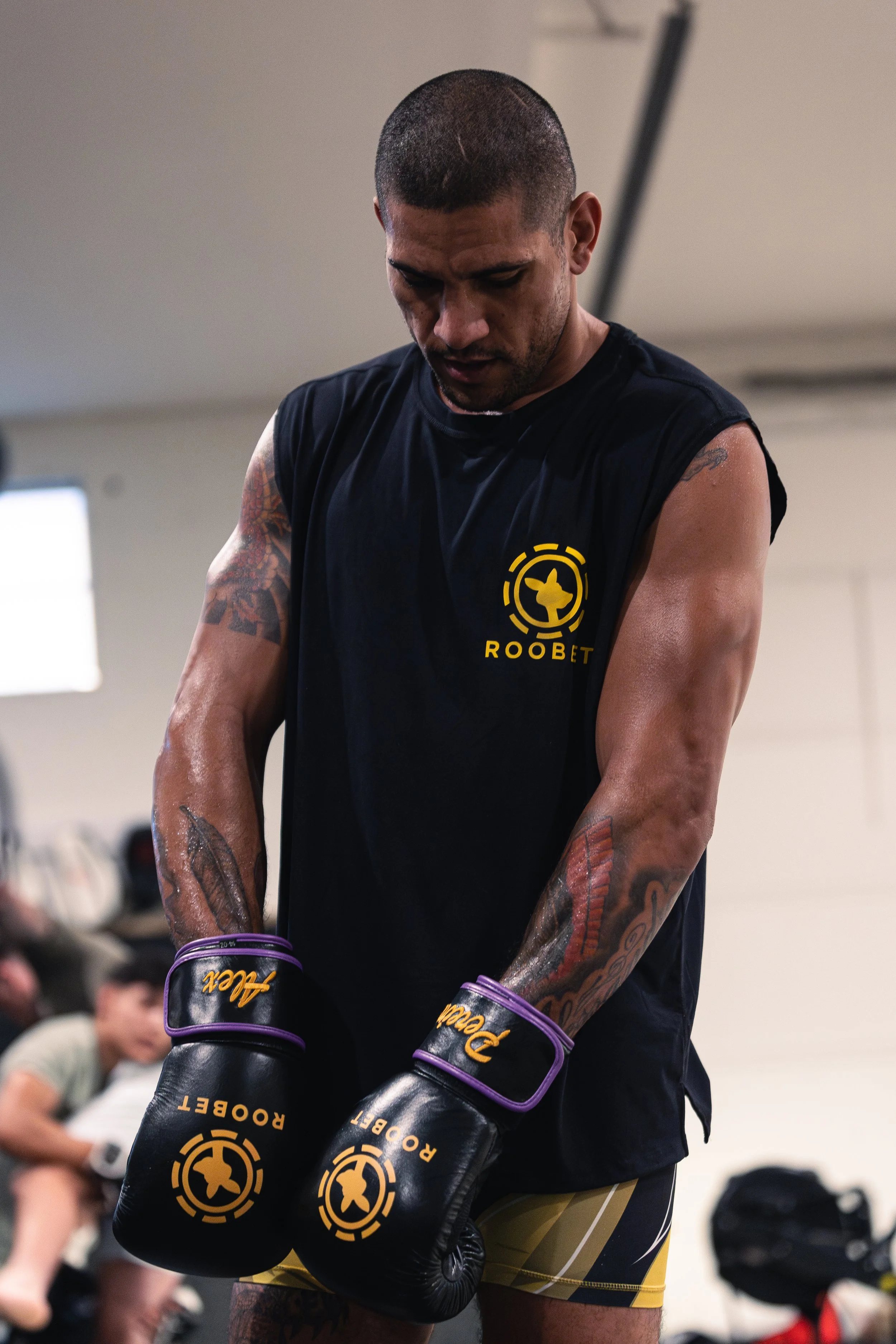 Alex Pereira-7.jpg