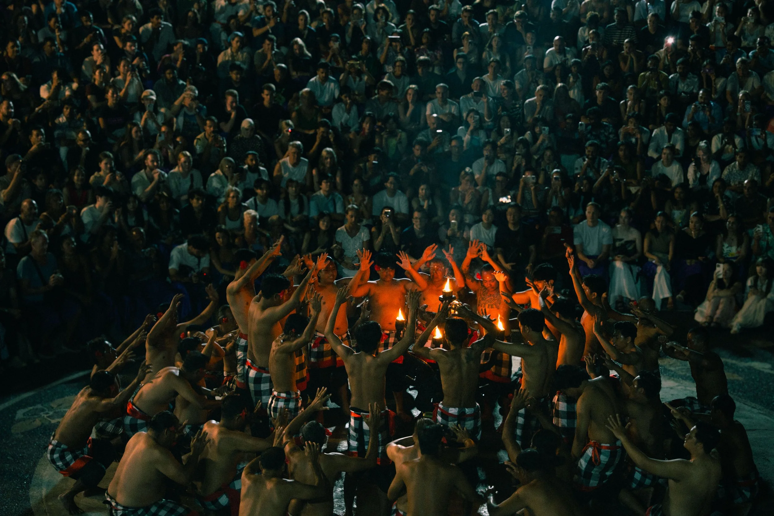 Uluwatu-fire dance-kecak-travel fotografie-michsmemento.jpg