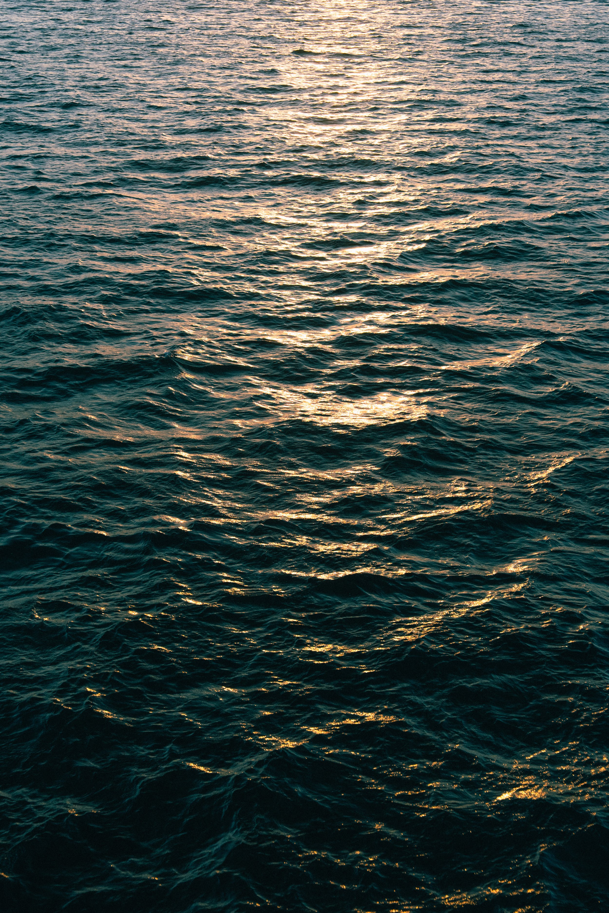 Flores-water-glinstering-Travel fotografie-Indonesie-Michsmemento.jpg