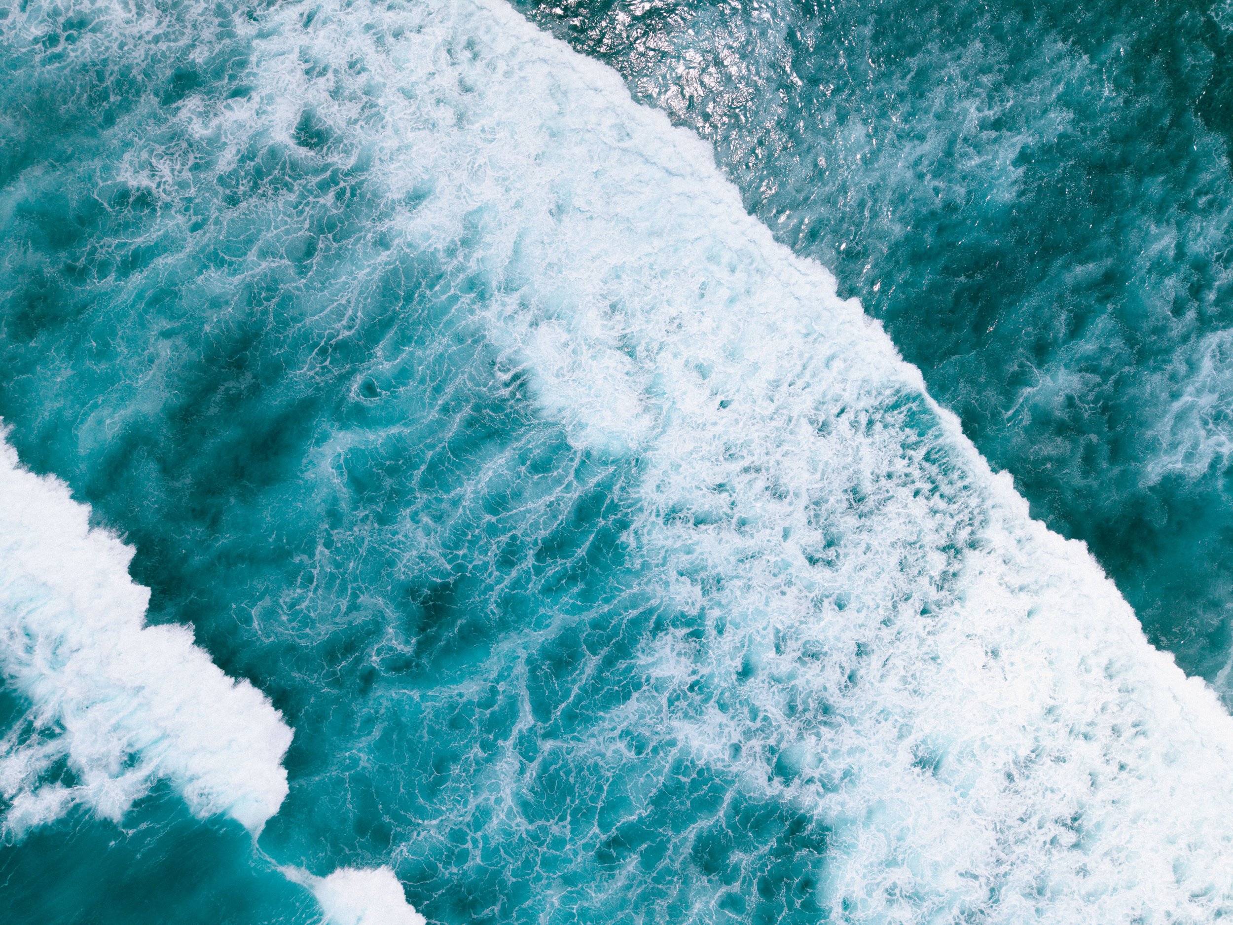 Kuta-golven-op-zee-travel fotografie-Michsmemento.jpg