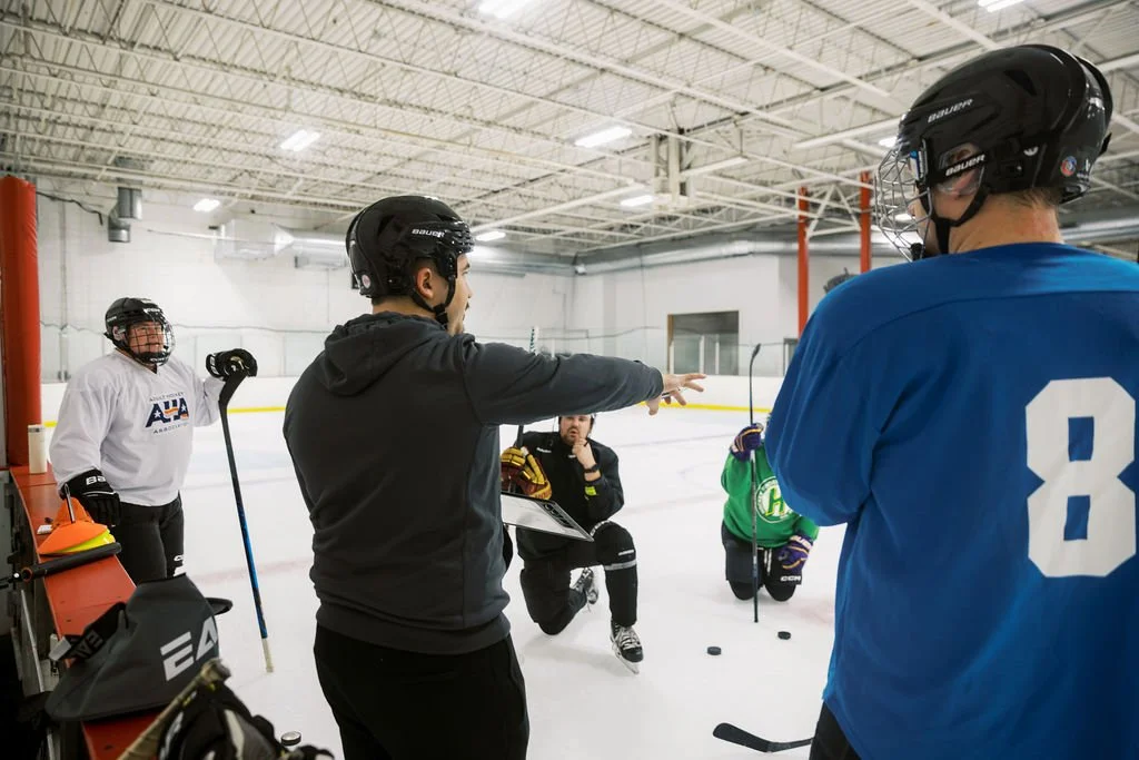 PuckmarQ Assisting