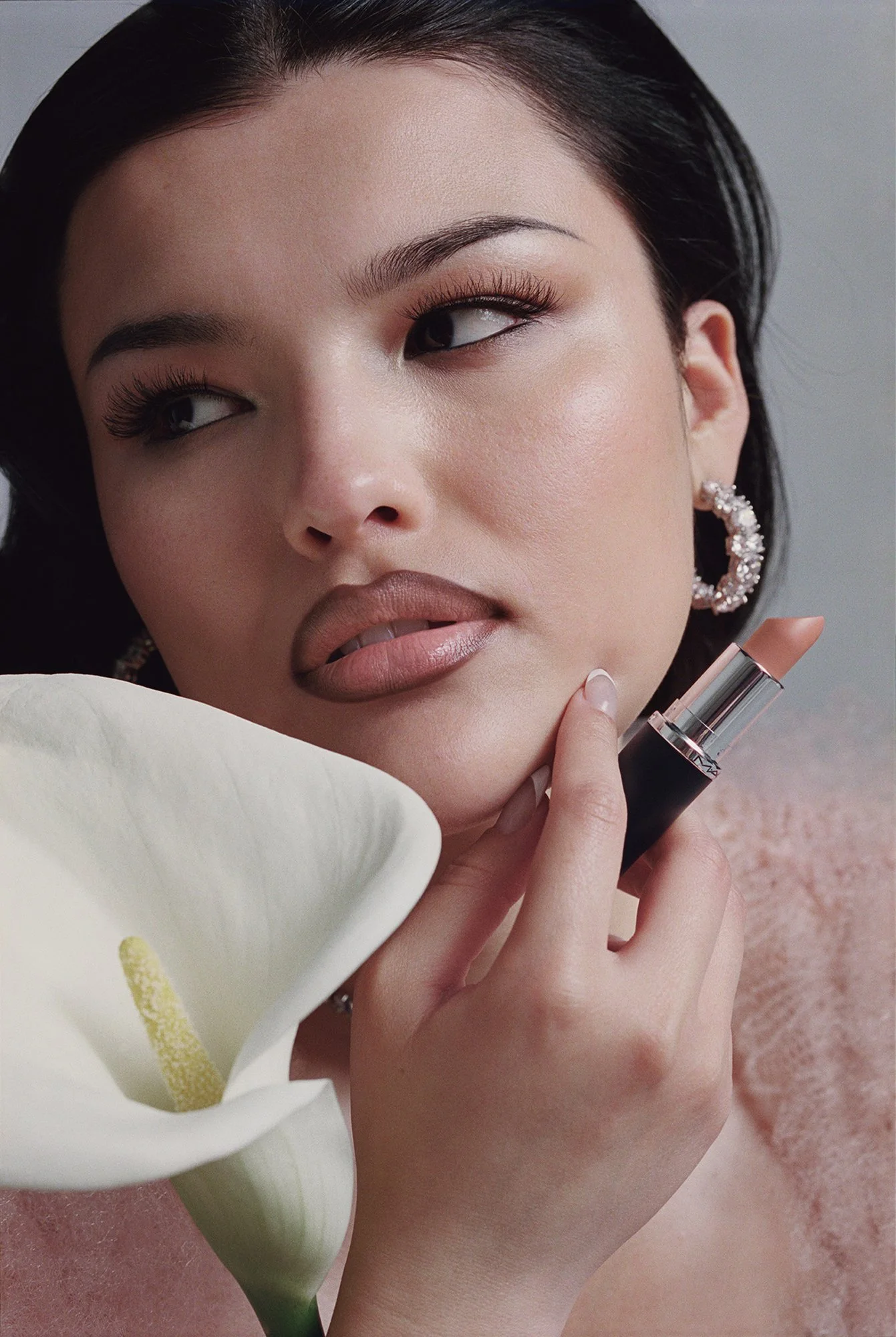 MAC_FY25_Nudes_Beauty3_Fleshpot_009_15_sRGB72.jpg