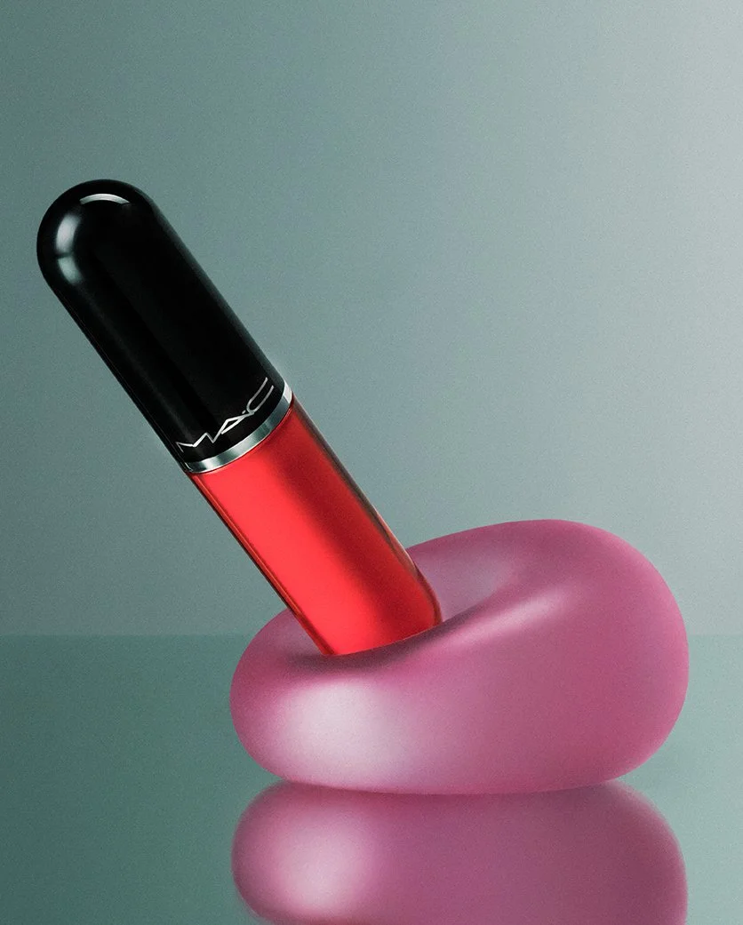 MAC_FY27_Lustreglass_Liptint_Traffic_Closed_GLOBAL_sRGB72.jpg