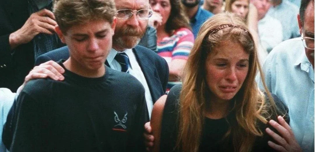 suzane-von-richtofen-crying-at-her-parents-funeral-in-2002- Crime Reads.jpg.webp