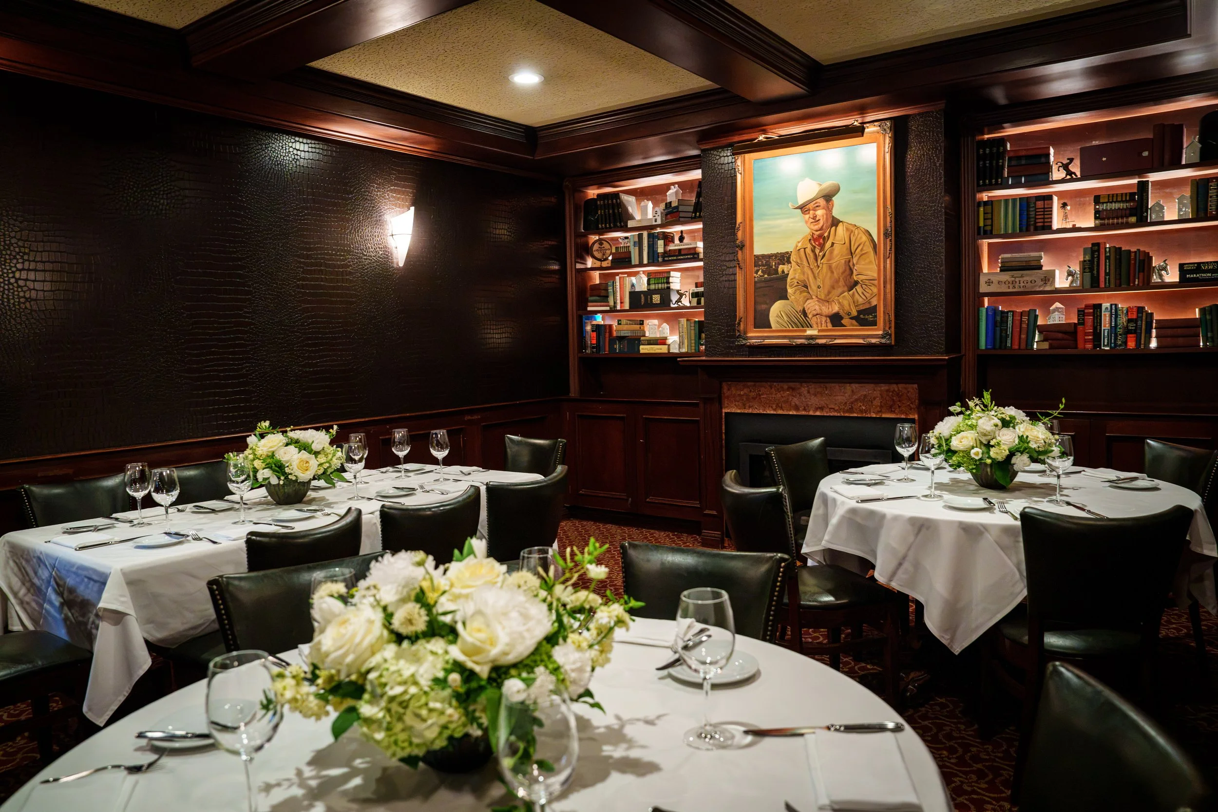 Harris Steakhouse-44.jpg