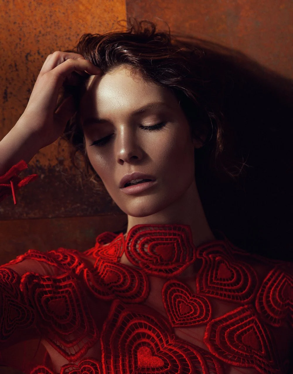 Editorial/Advertising