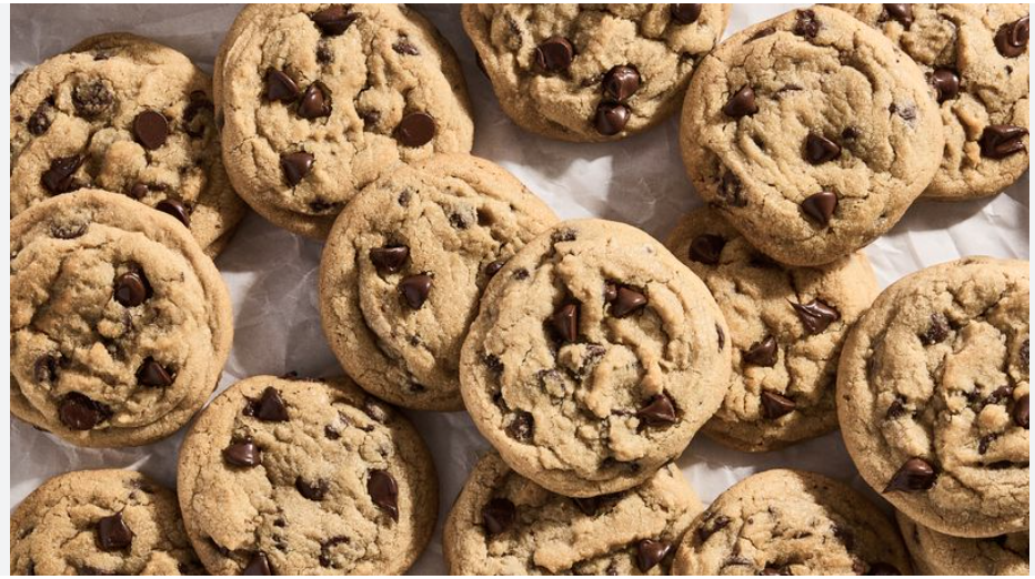 Thick and Chewy Chocolate Chip Cookie