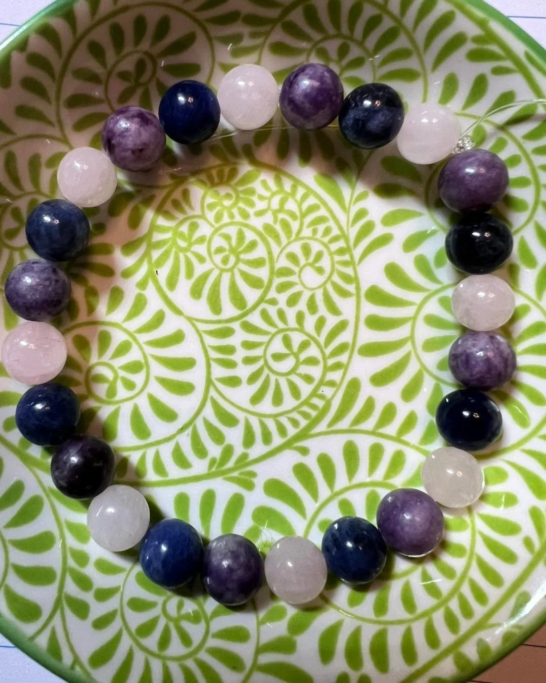 Yesterday I gave two hours of my heart to one woman. 🤍

I sat with her birth chart and let it speak to where she is right now.
Lit a candle.

Chose every stone with her Venus placement in mind.

Wrote her a sacred document - why these stones, what t