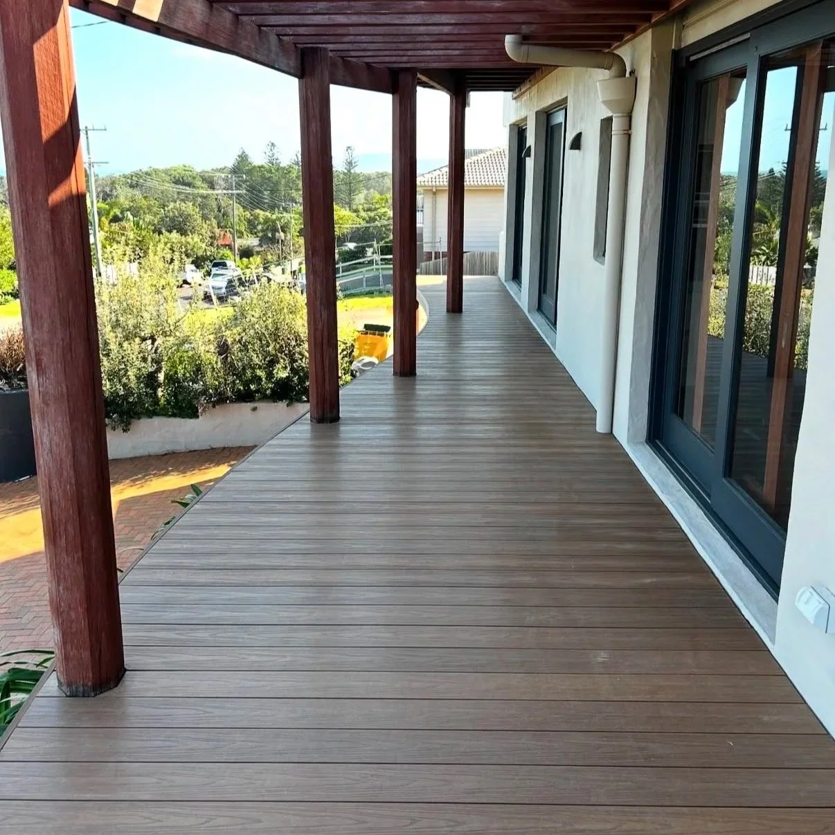 Modern plastic deck over in light house beach. Custom designed, built to last. 