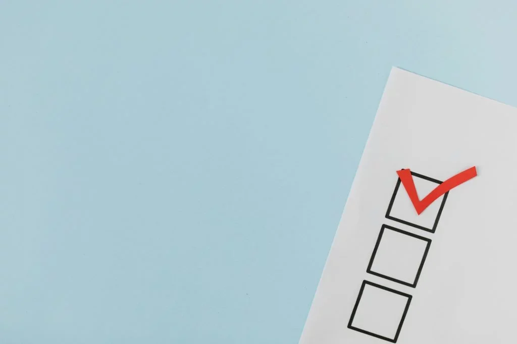 Les 7 critères essentiels pour choisir le défibrillateur adapté à votre ERP