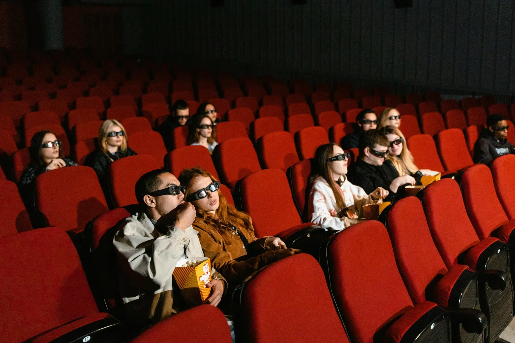 Défibrillateurs dans les cinémas : que dit la loi ?