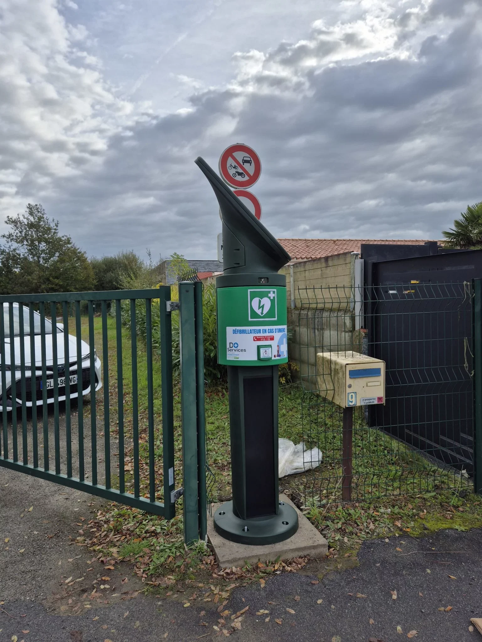 D+ Services équipe la ville de Pont-Saint-Martin de défibrillateurs dans des zones isolées