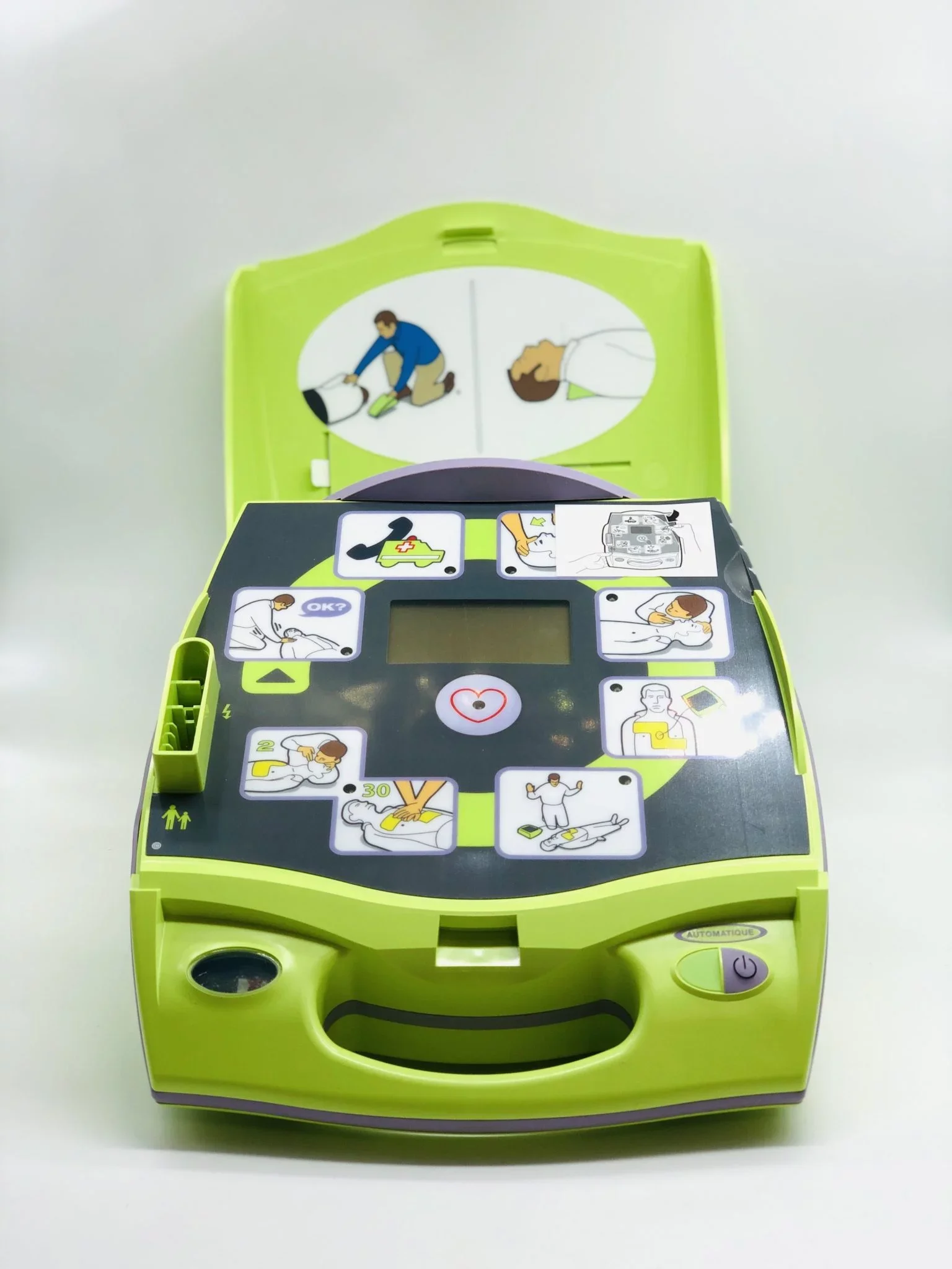 ZOLL-AED-PLUS-2-1536x2048.webp