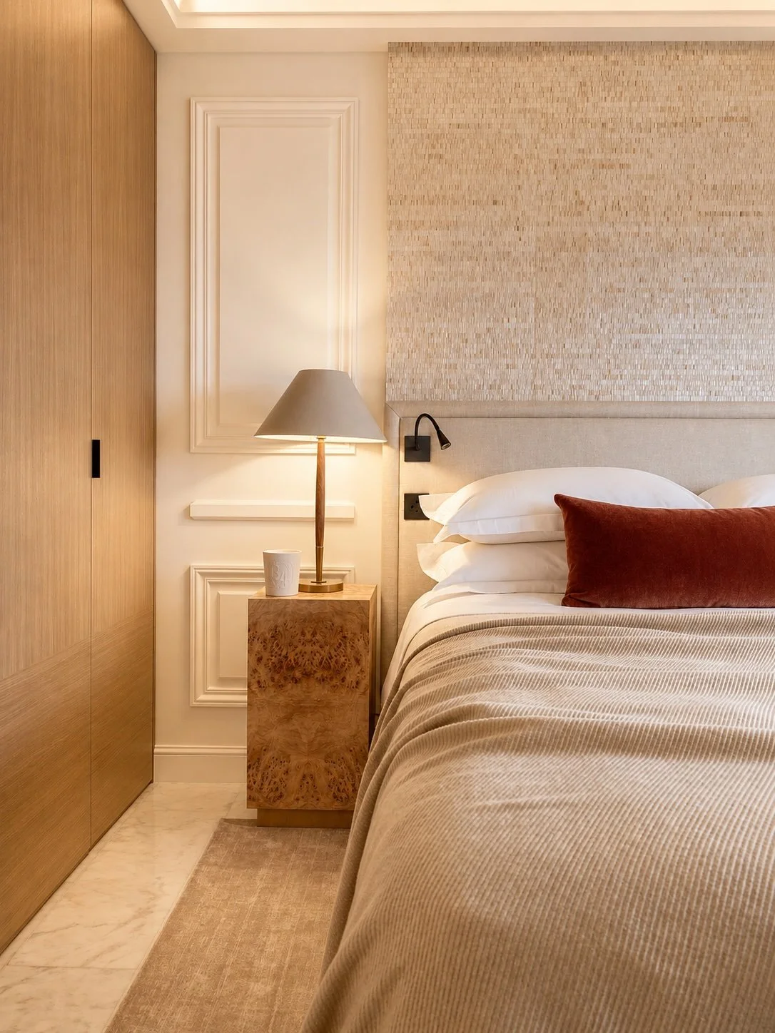 floraliesbedroomguest2.jpg