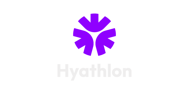 Hyathlon logo met een paarse symbool boven de tekst 'Hyathlon' op een zwarte achtergrond.