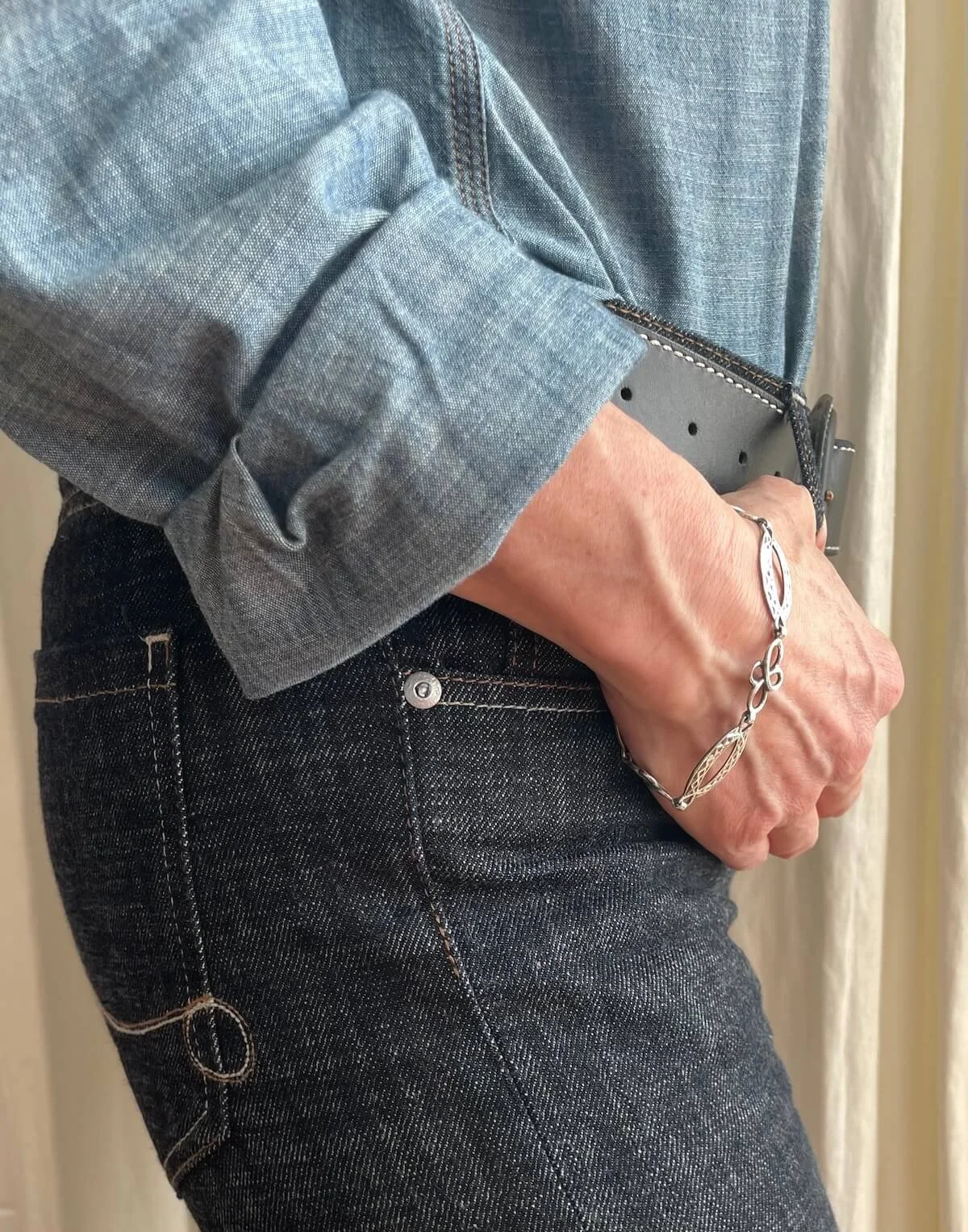 vintage-jewellery-mid-century-celtic-sterling-silver-bracelet-3.jpeg