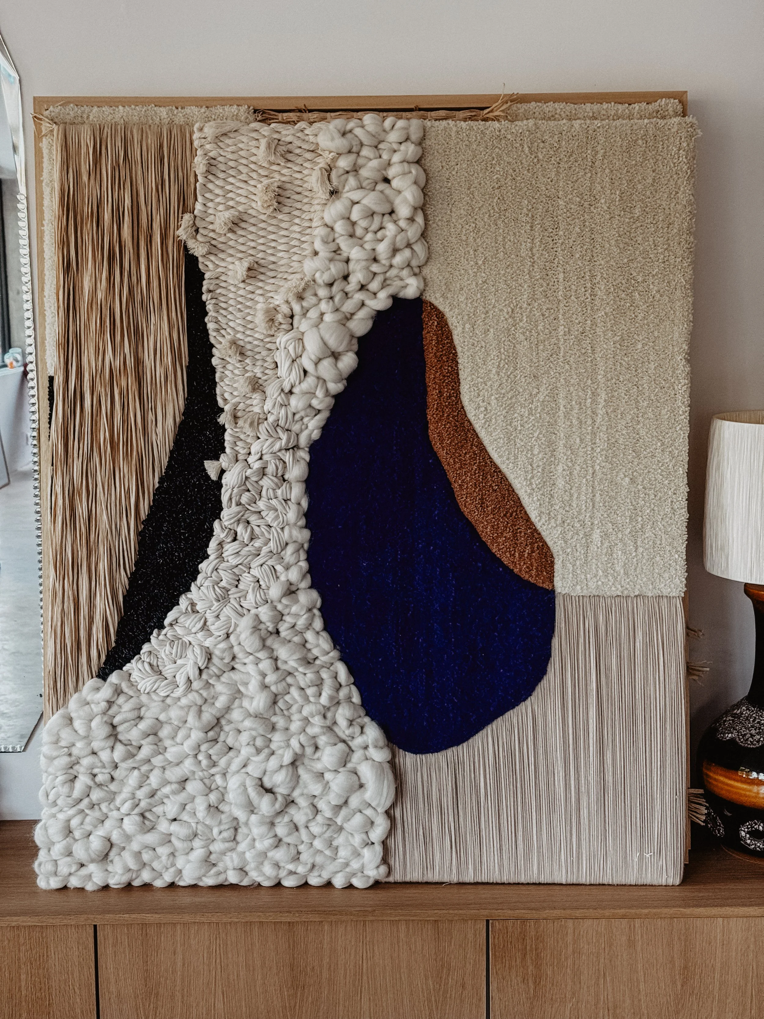 Œuvre murale textile contemporaine de Julie Robert