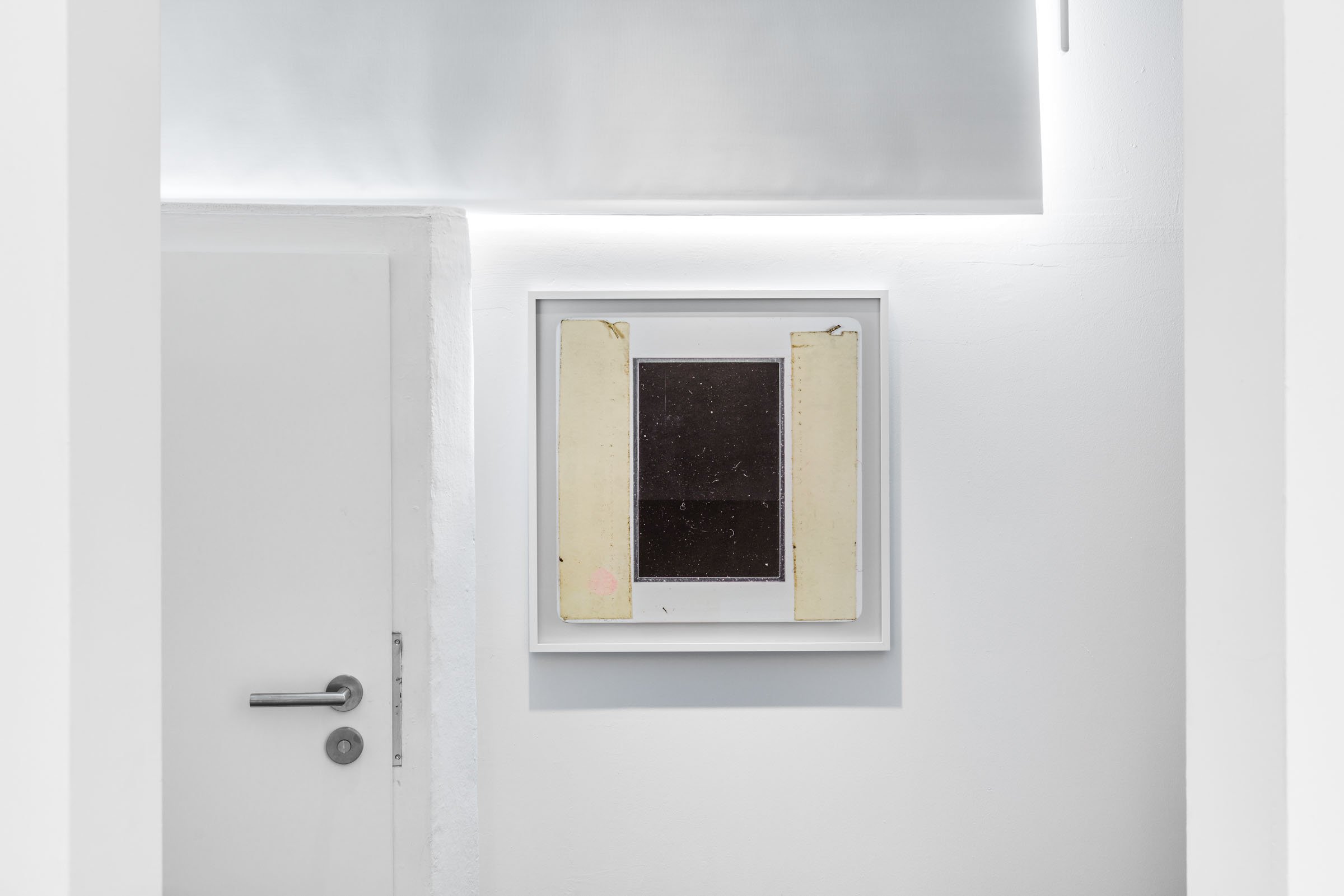&𝗇𝖻𝗌𝗉;, 2025, 60 x 60 cm, Pigment-Print © Sebastian Riemer