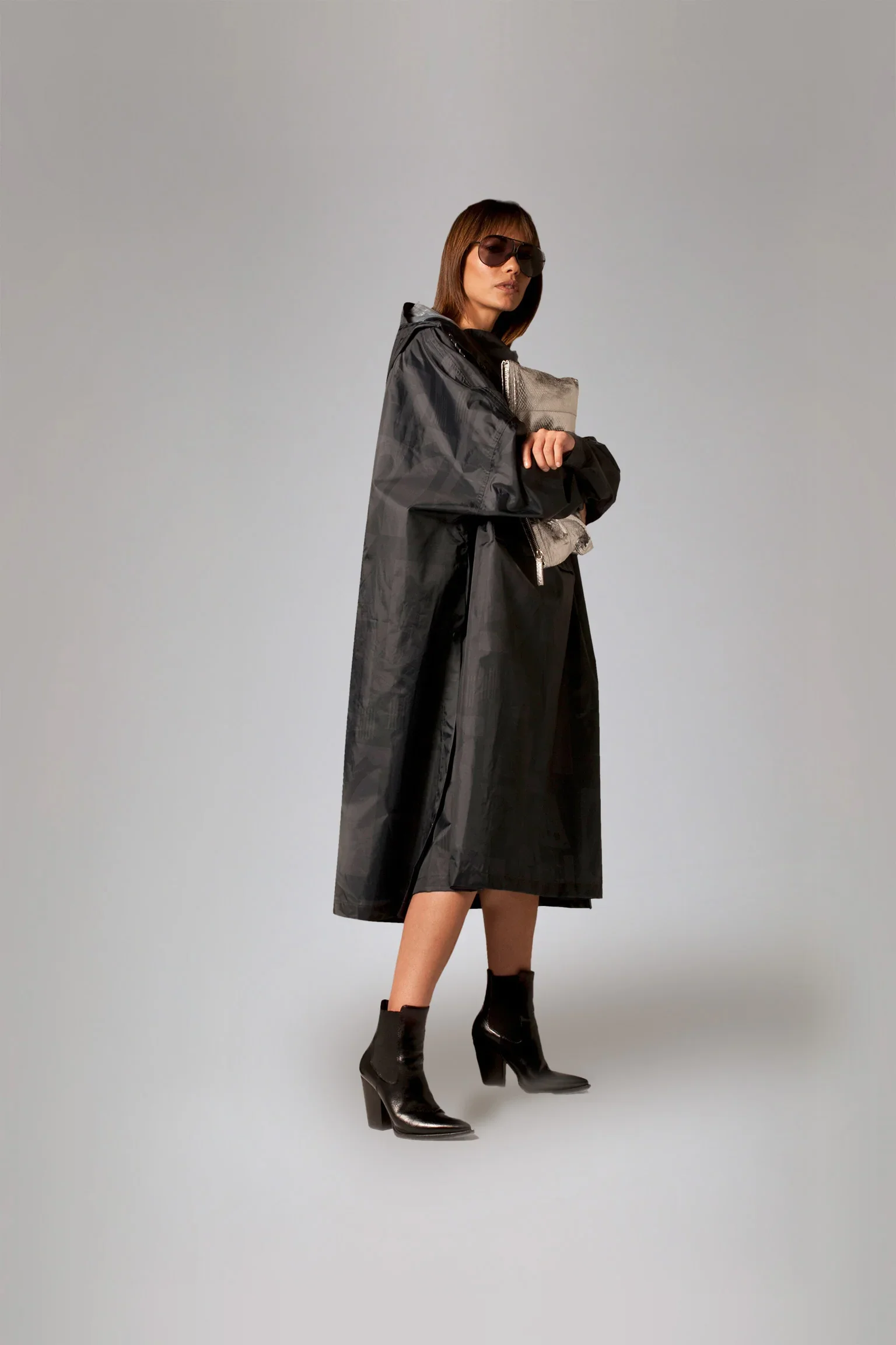 PONCHO Back to black one size 10002
