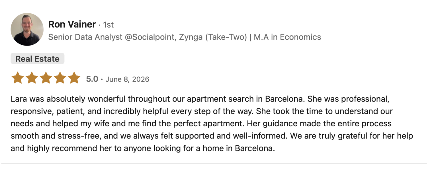 A screenshot of a positive review for Lara, buyer's  agent in Barcelona, praising her professional and helpful service during an apartment search in Barcelona.