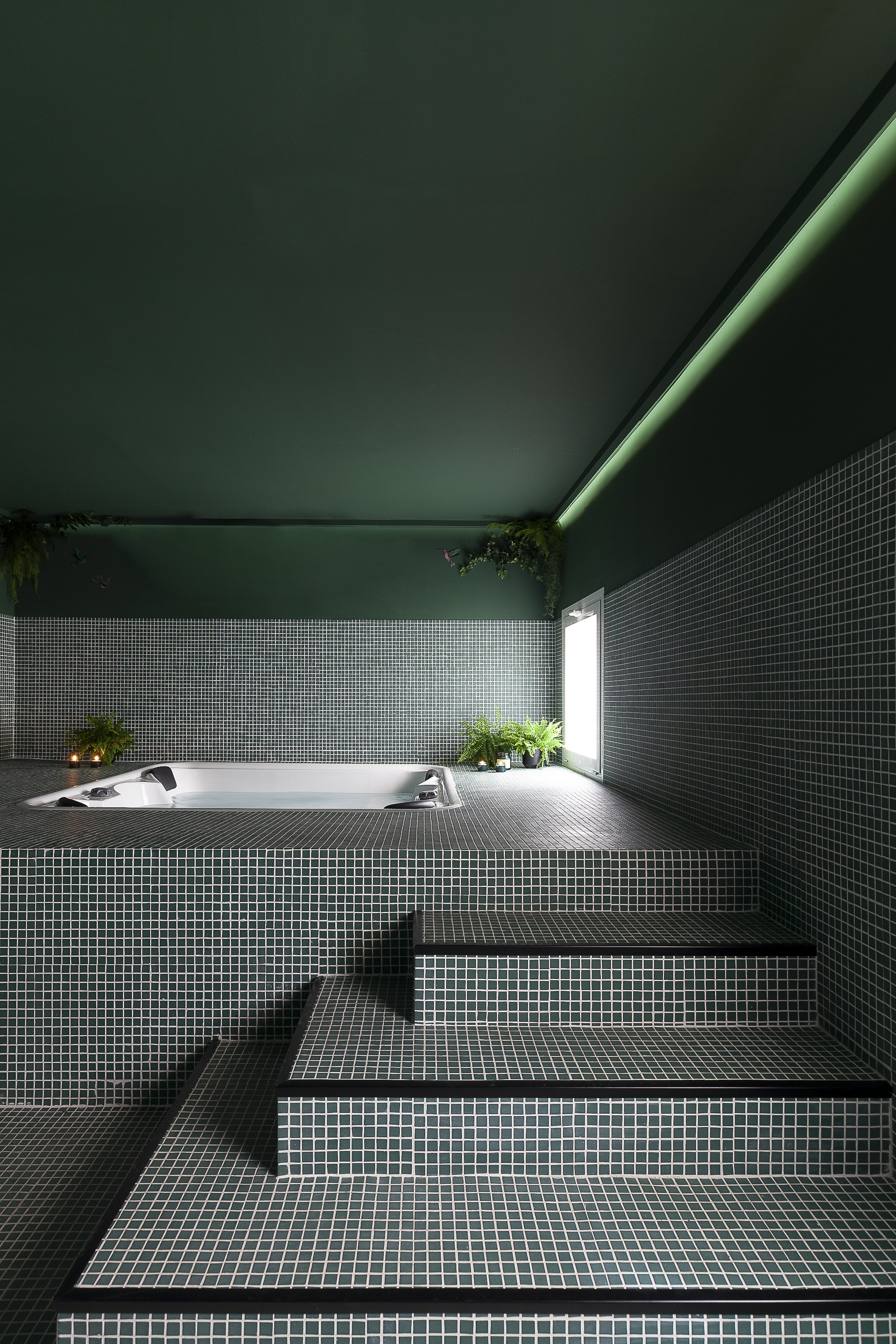 2060_Hostel_Madrid_ Spa_Wanna.jpg