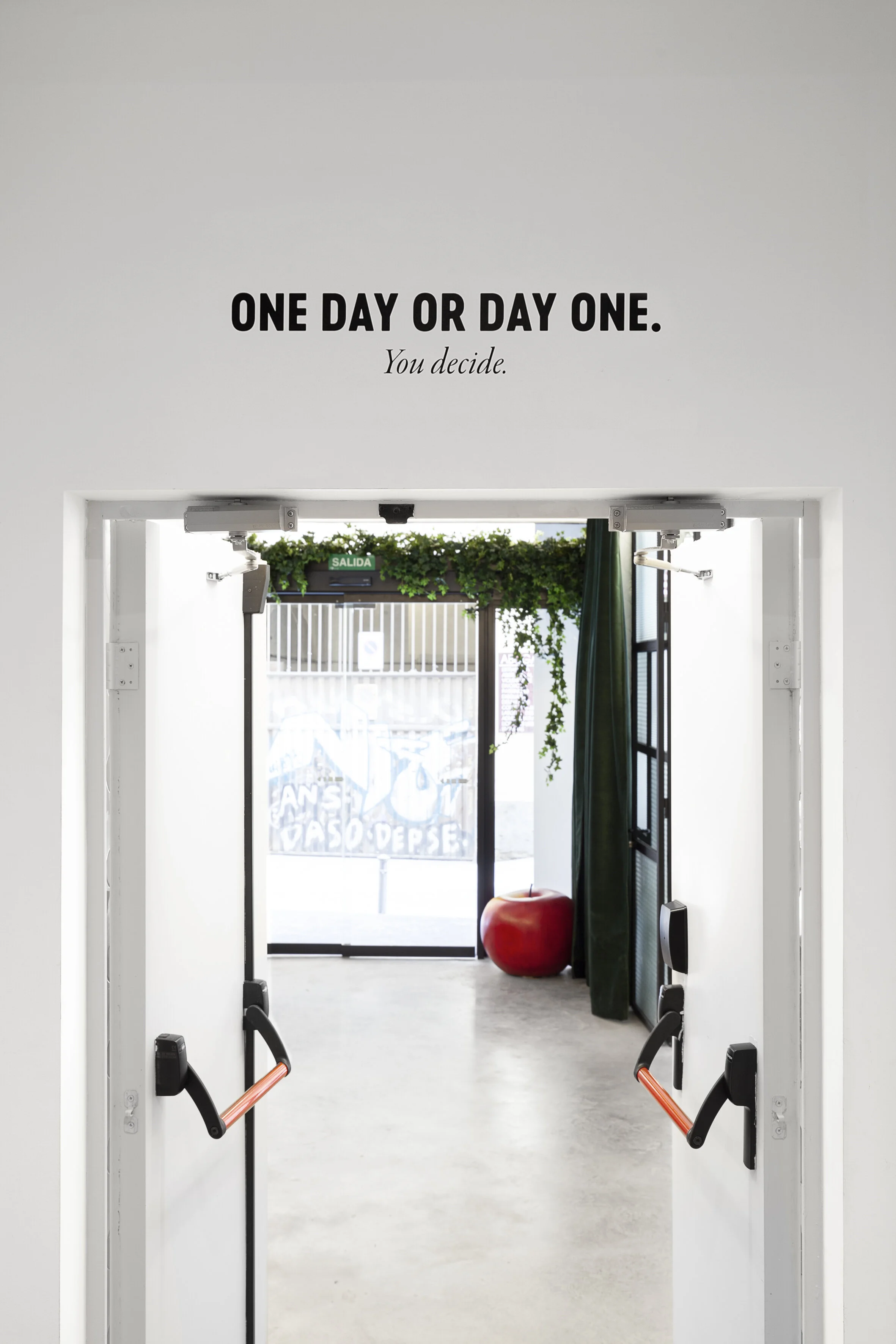 2060_Hostel_Madrid_ Exit_Signage_Wanna.jpg