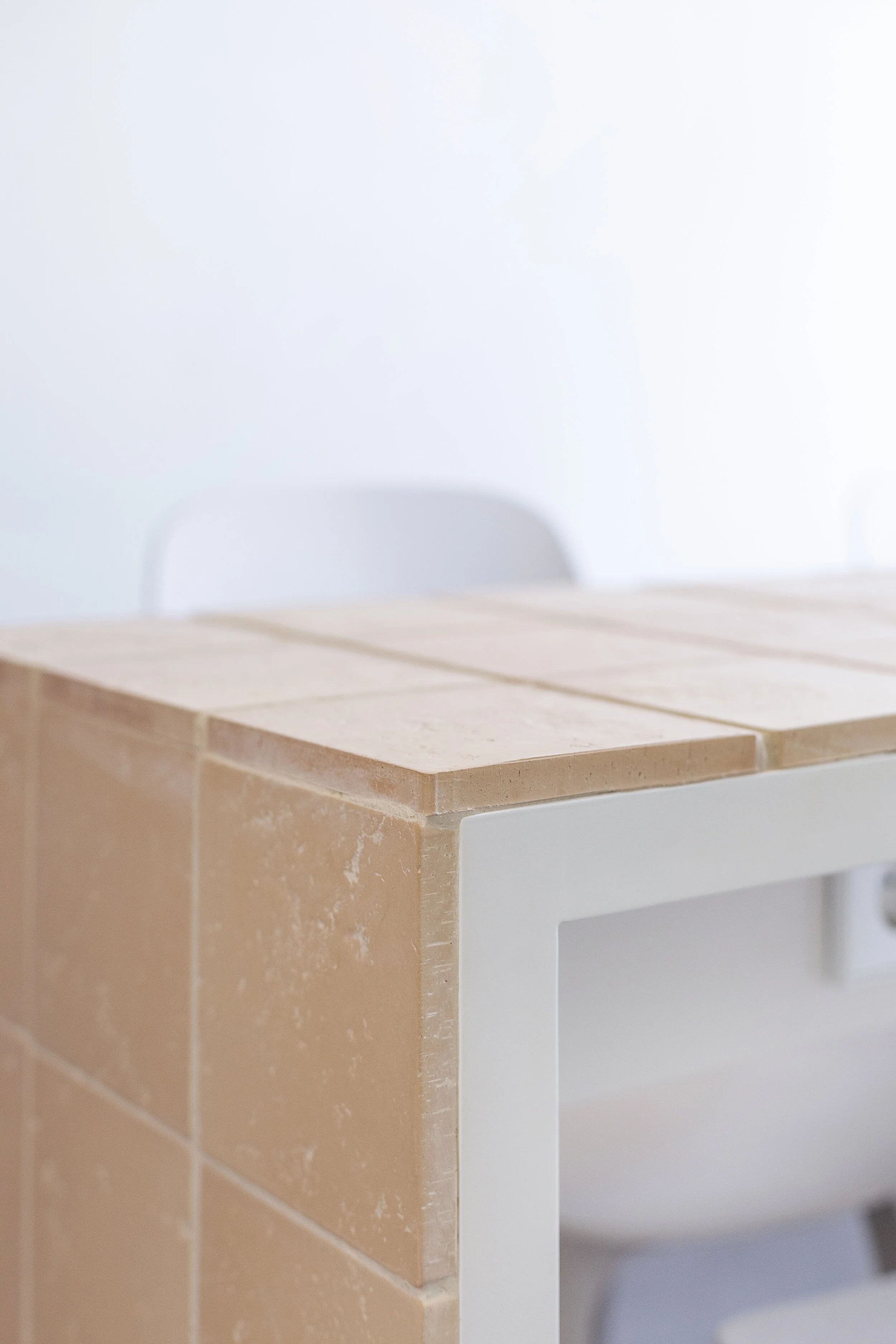 Ceroconuno esthetic center manicure table designed by Wanna