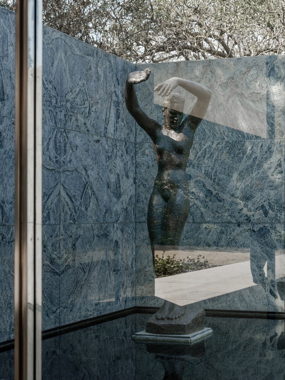 Mies_escultura_DSCF2760 copia en tamaño grande.jpeg