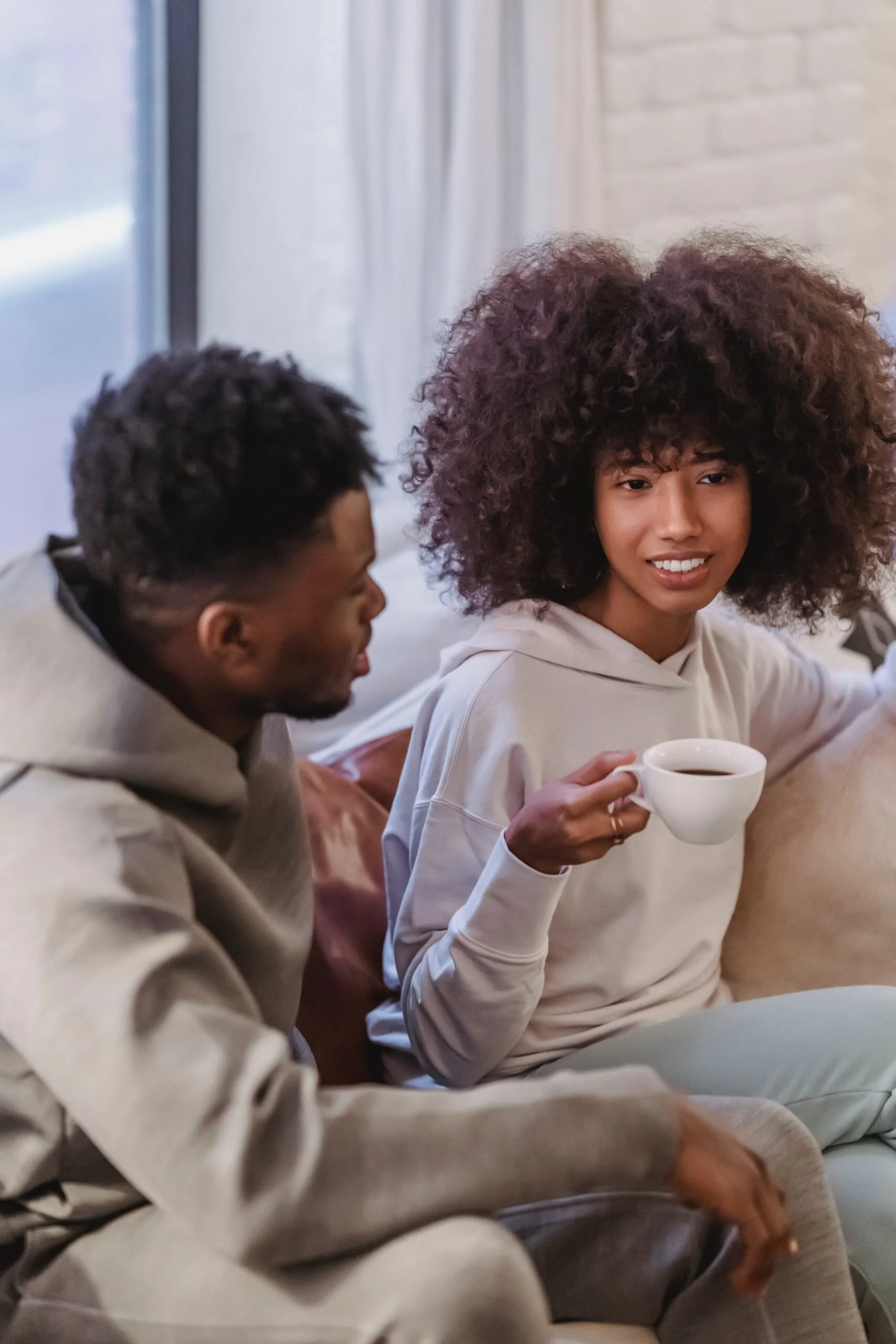 Positive conflict resolution in relationships through effective communication
