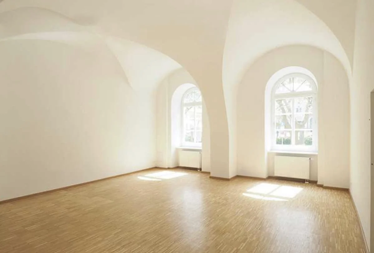 Raum-vorher-kosmetikstudio.jpg