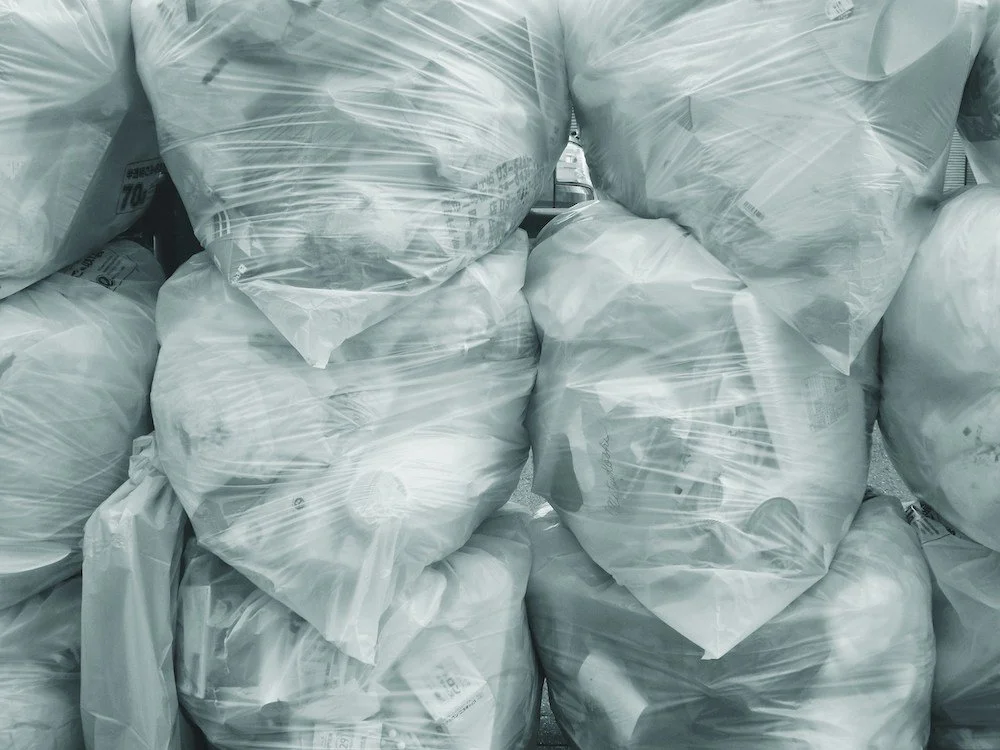 Plastiksäcke mit Plastikabfällen