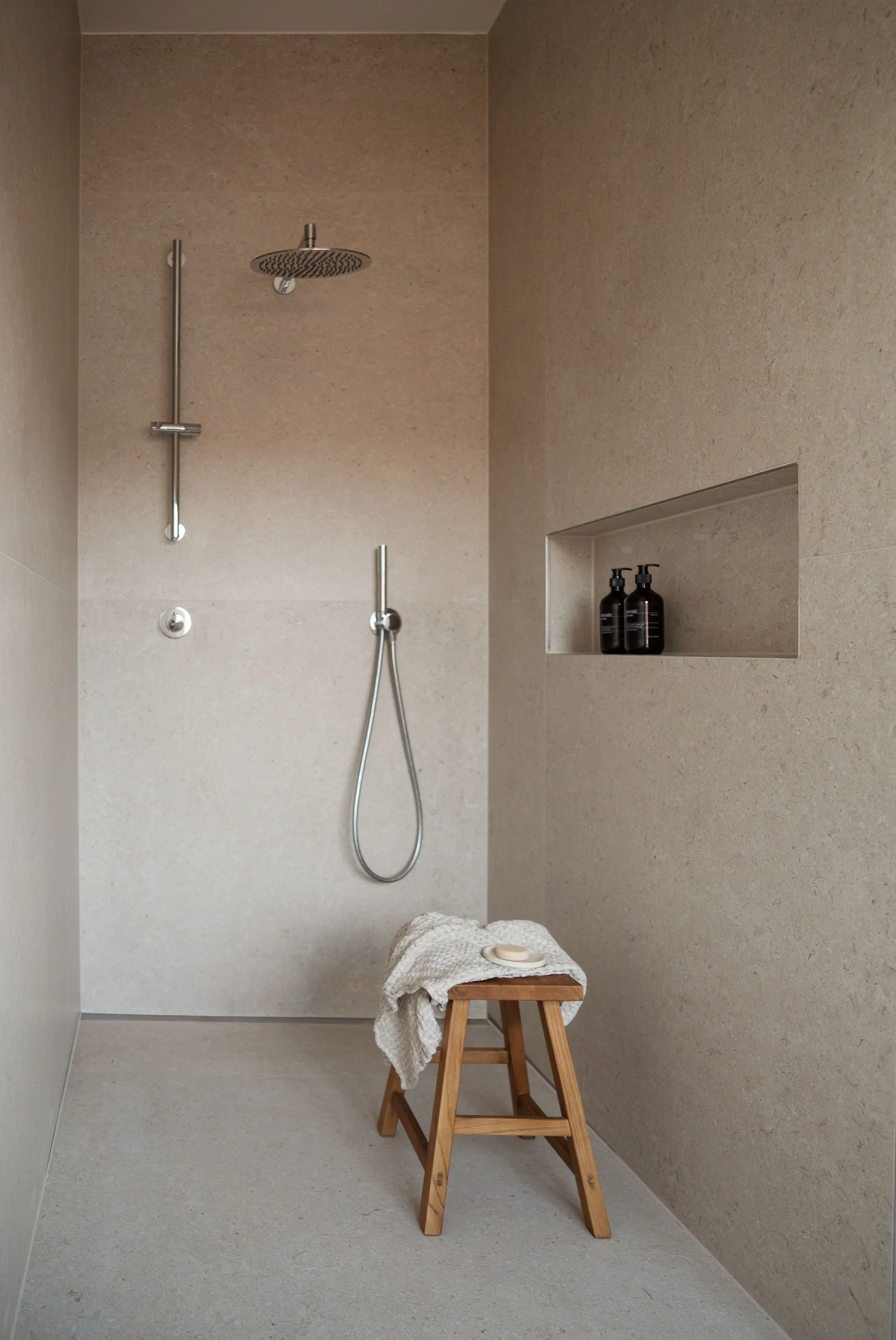 privathaus-sinzheim-badezimmer-dusche-01.jpg