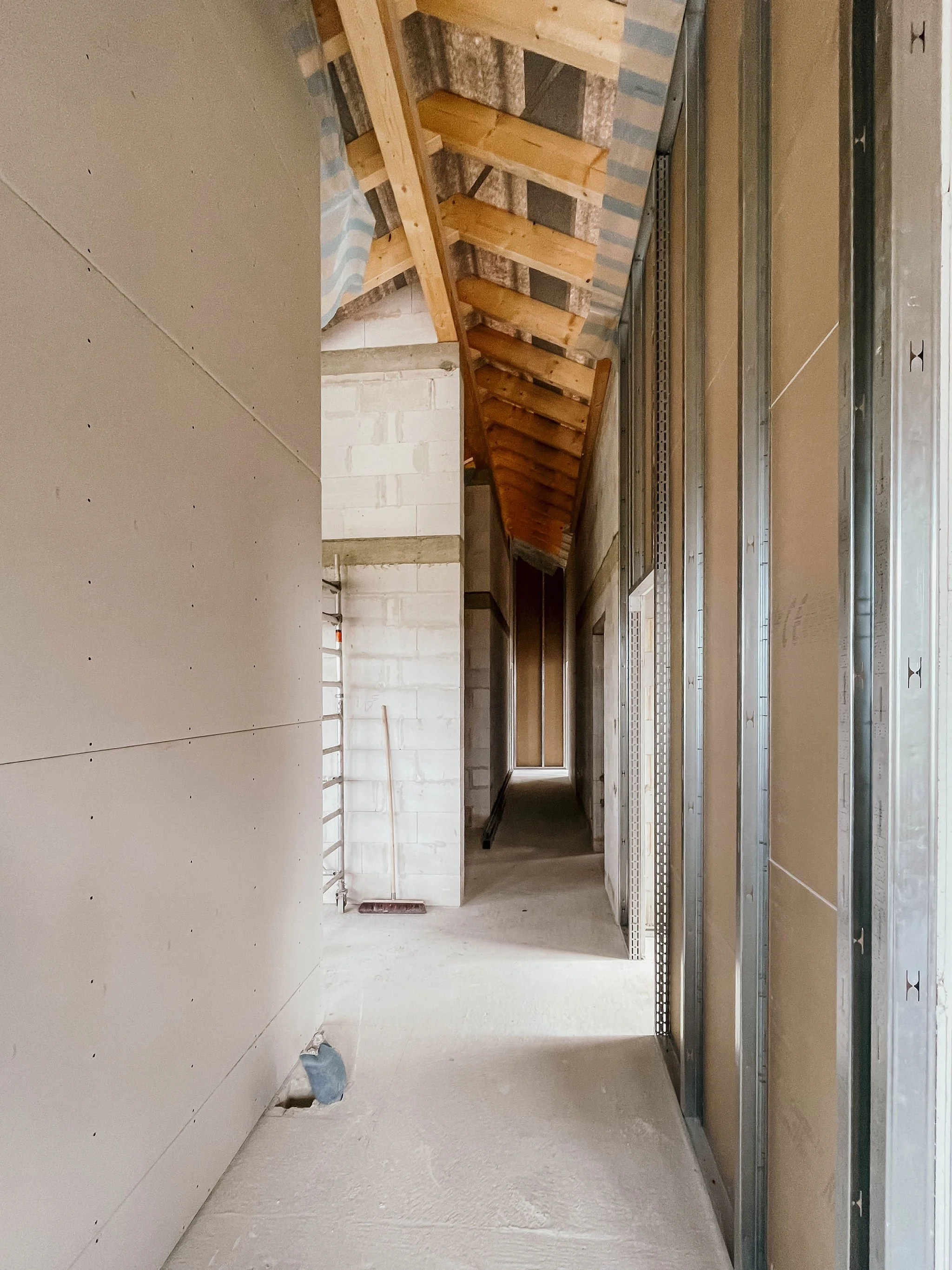 privathaus-sinzheim-innenausbau-flur-02.jpg