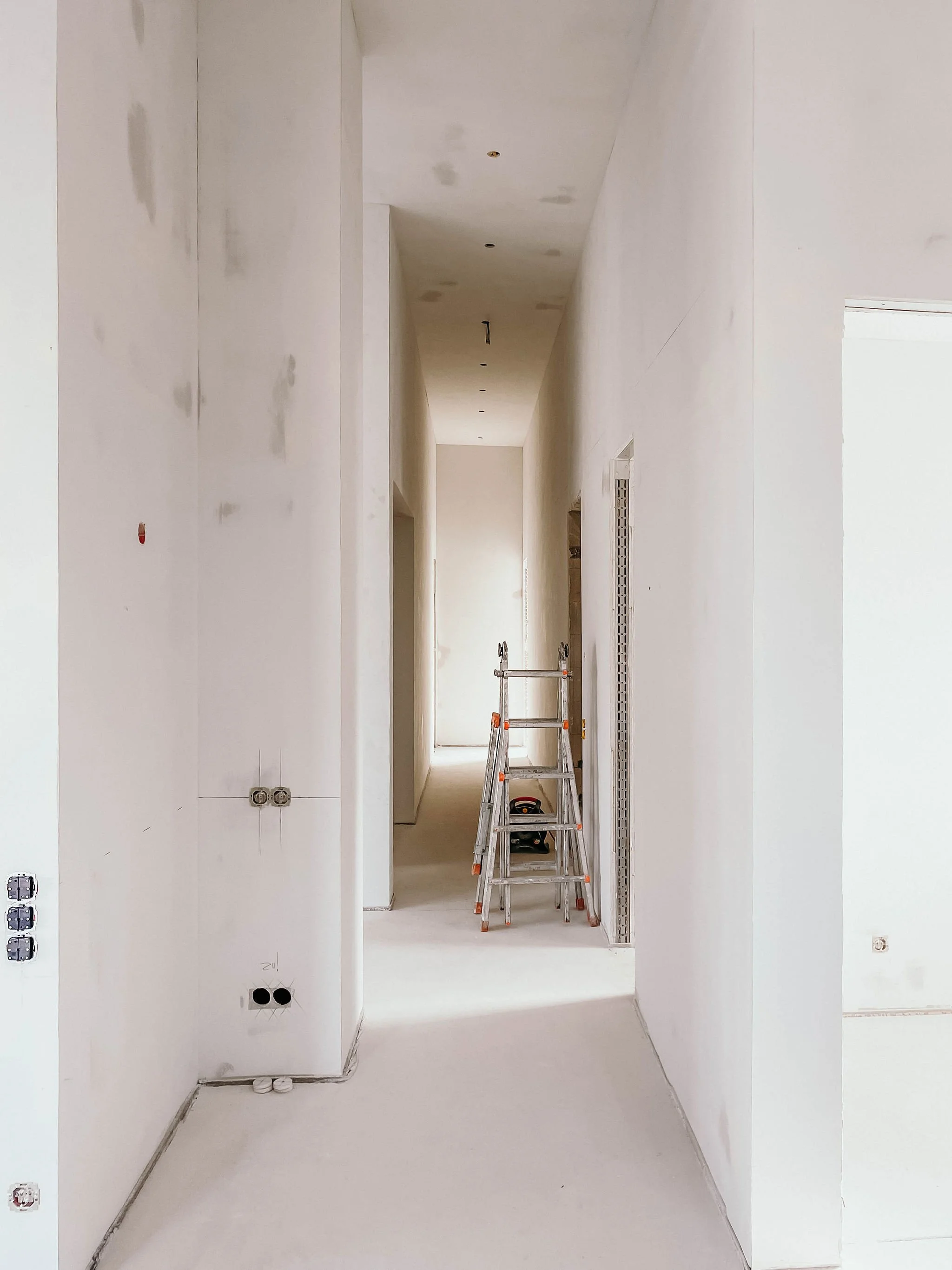 privathaus-sinzheim-innenausbau-flur-01.jpg