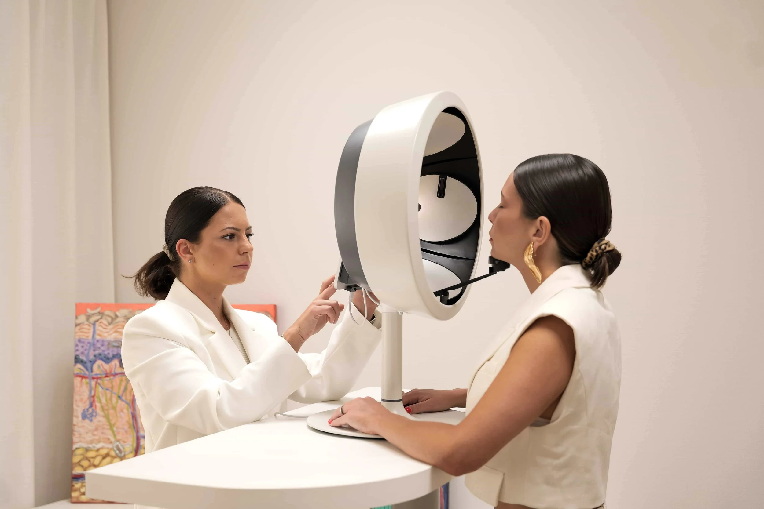 Lena Büttner - LB Dermetics bei einer 3D Hautanalyse