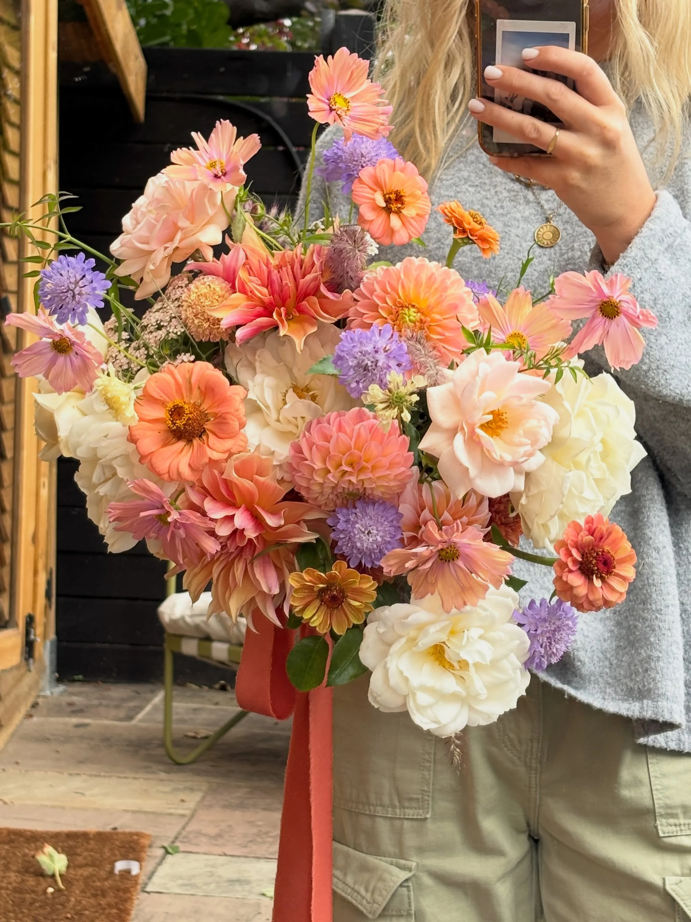 Will forever live rent free in my favourites folder 🧡✨🍑🌾💜🌸

september bridal bouquet | seasonal flowers | locally grown wedding flowers | wedding florist 

#bridalbouquet #septemberwedding #2027wedding #weddingflorist #bedfordshireweddingflorist