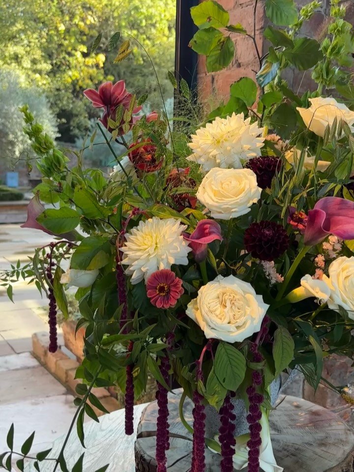 For Megan &amp; Clark 🌿🍇🤎☁️ 

Sixteenth October 

The rich burgundy palette was perfect for this time of year ✨

Venues - @shustokebarn &amp; @blyth_hall 

#autumnwedding #seasonalweddingflowers #weddingfloristuk #bespokeweddingflowers