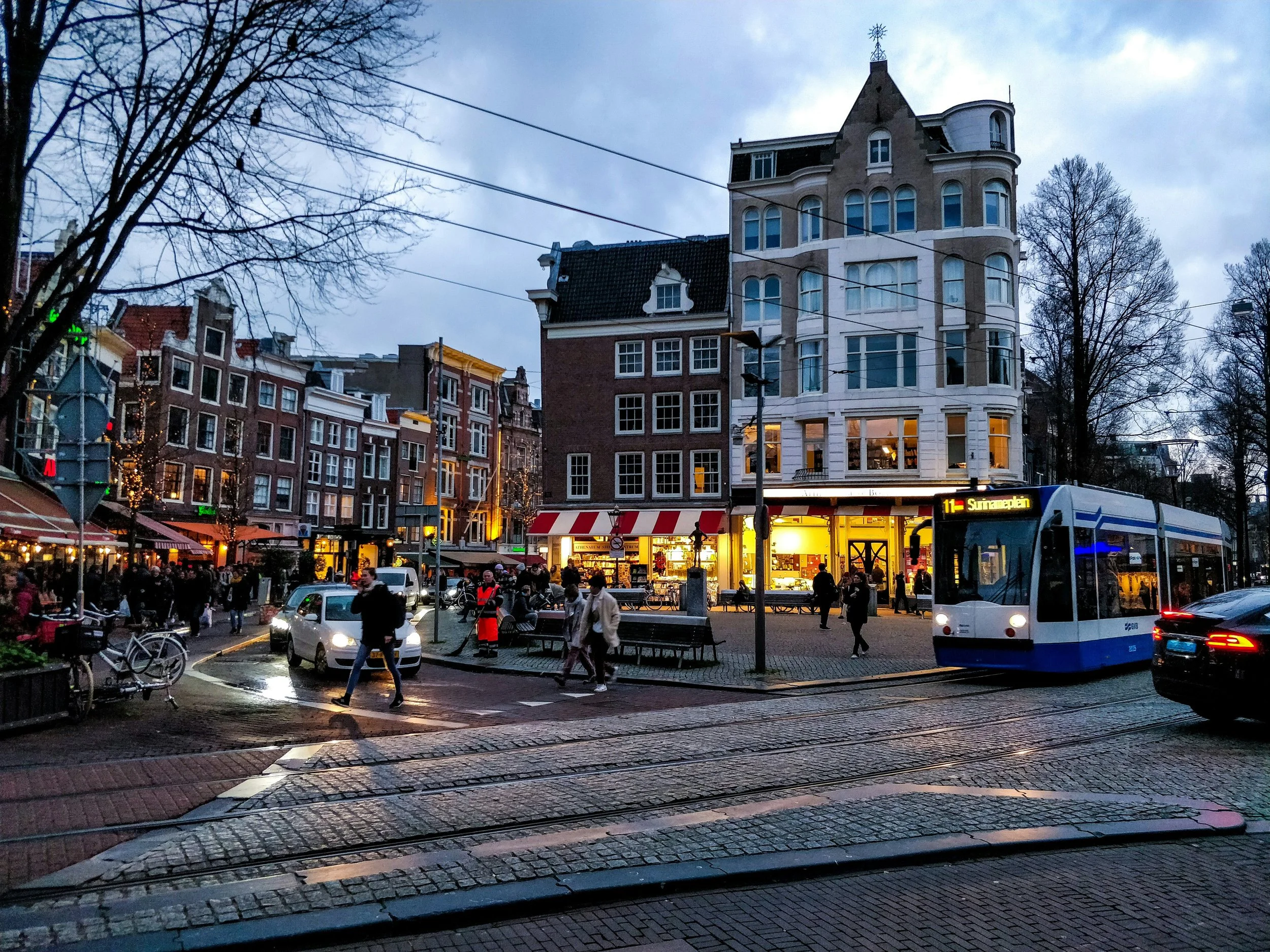 Athenaeum Boekhandel - Indie bookshop in Amsterdam