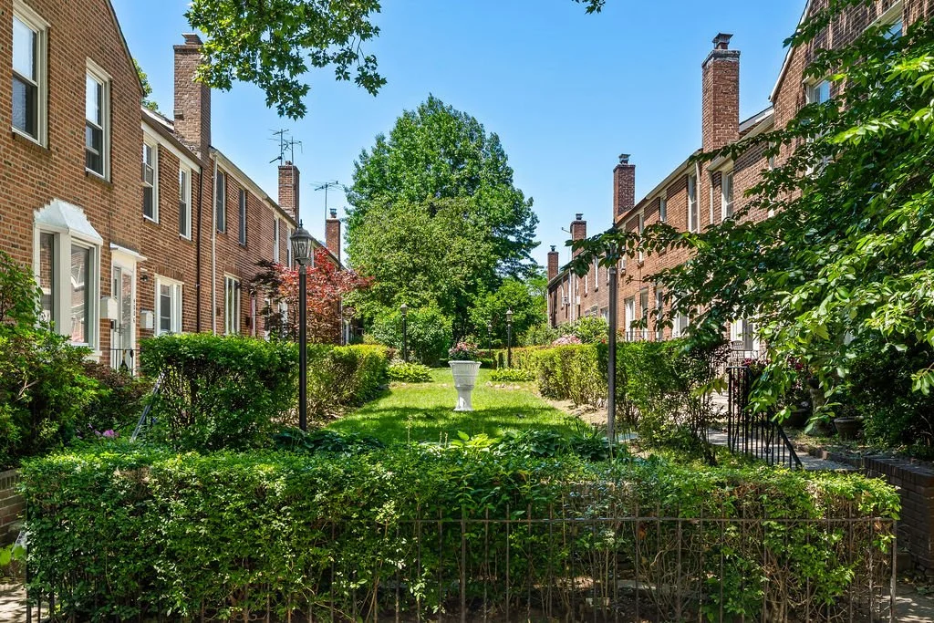 Explore Madison Court