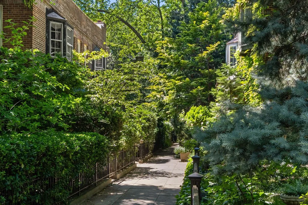 Explore Roosevelt Court 