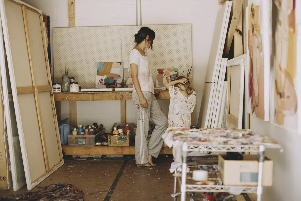 A motherhood session with artist Mia Oatley