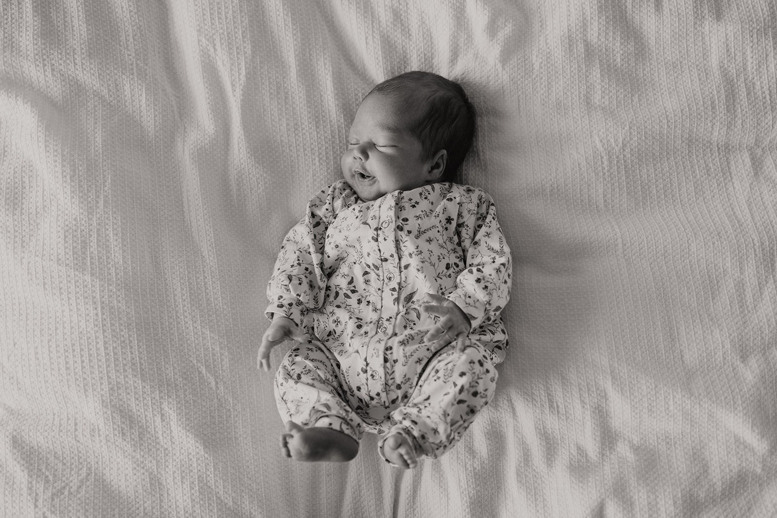 NEWBORN BABY PHOTO SESSION What to do before, during and after your session