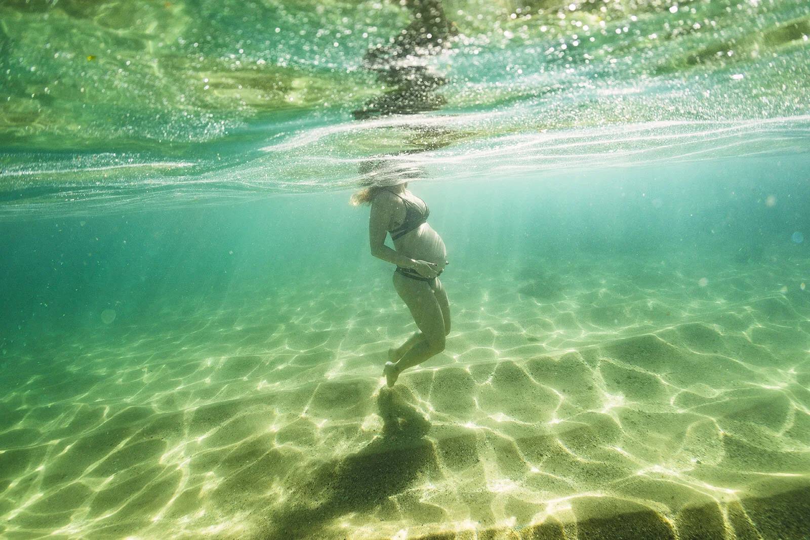 Sydney_Maternity_Underwater_Photographer_Little_Manly_007.jpg