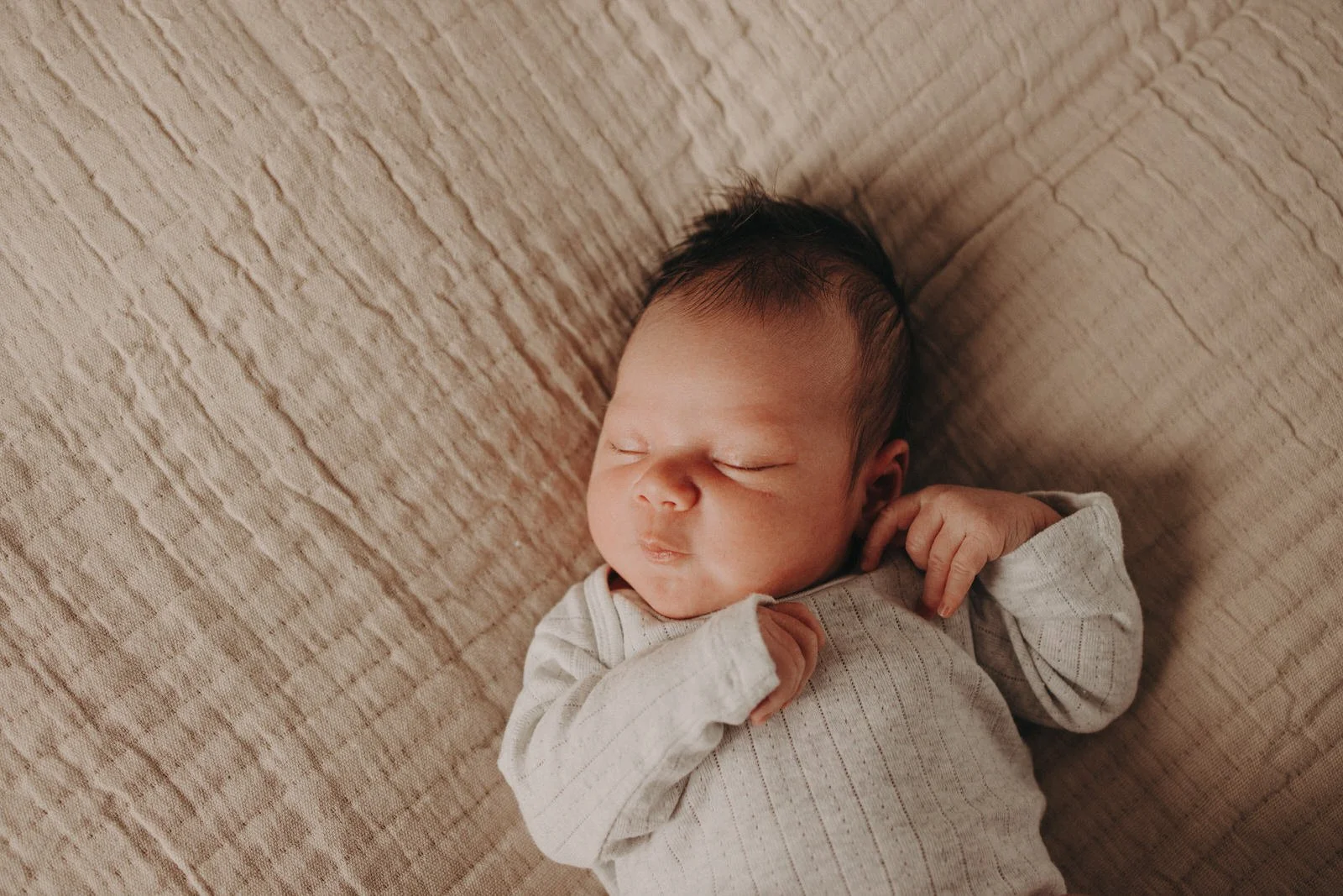 Newborn baby photo