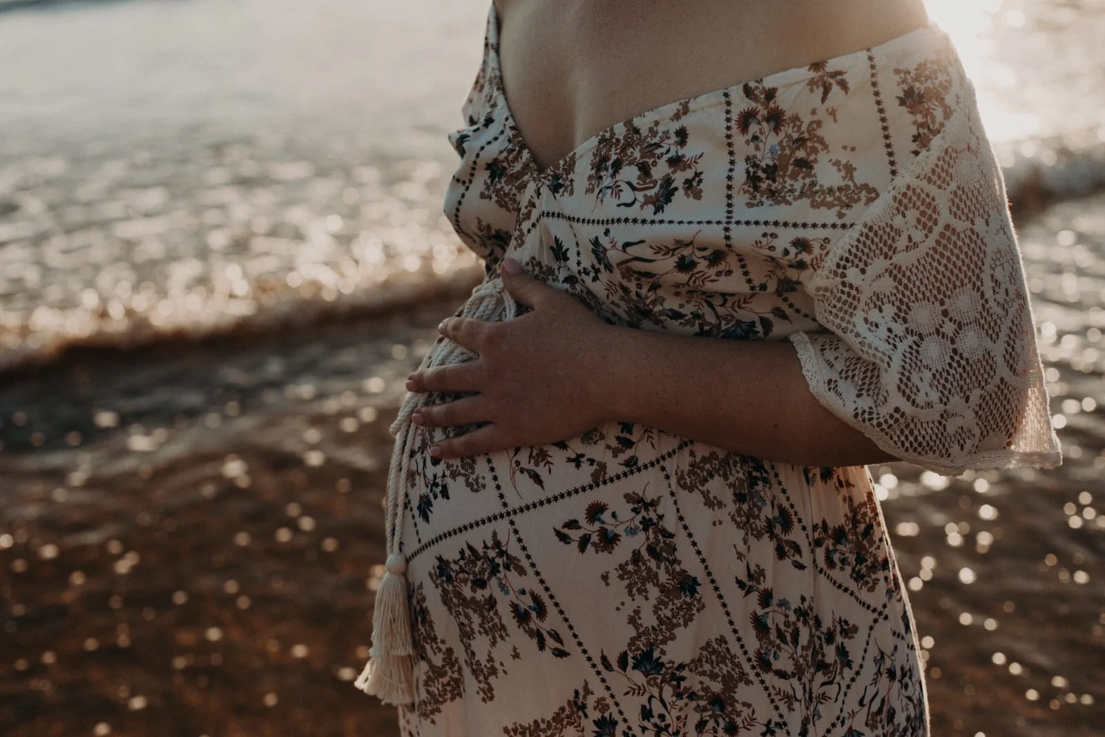 Maternity photo on the beach