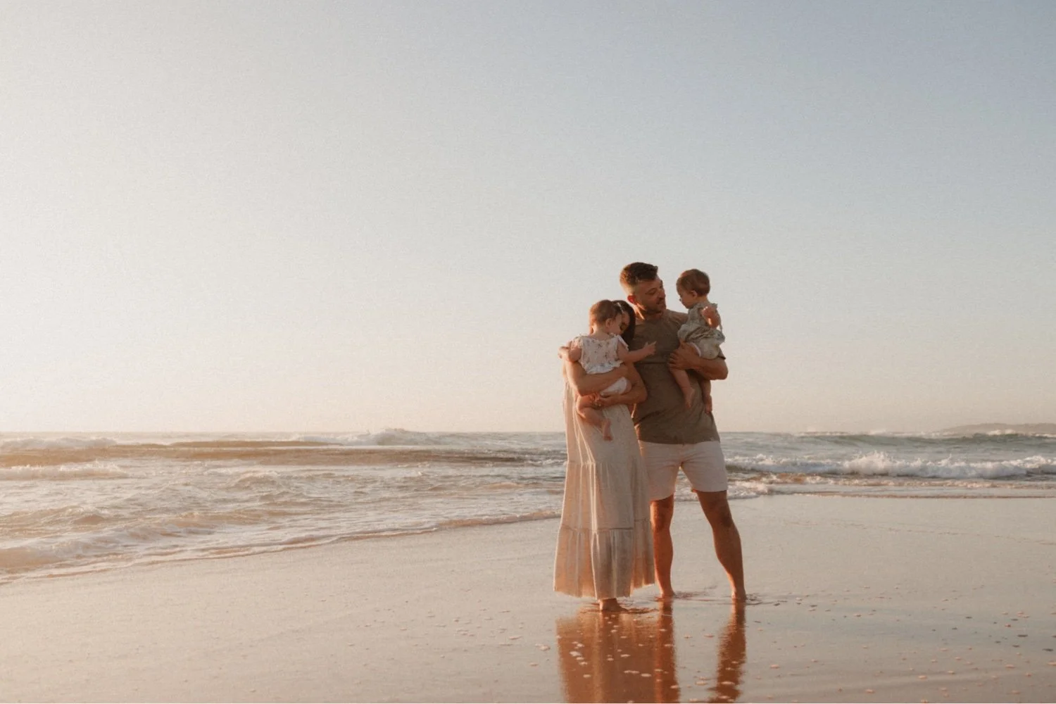 TWINS MAKE THEIR FAMILY PHOTOS TWICE AS GORGEOUS
