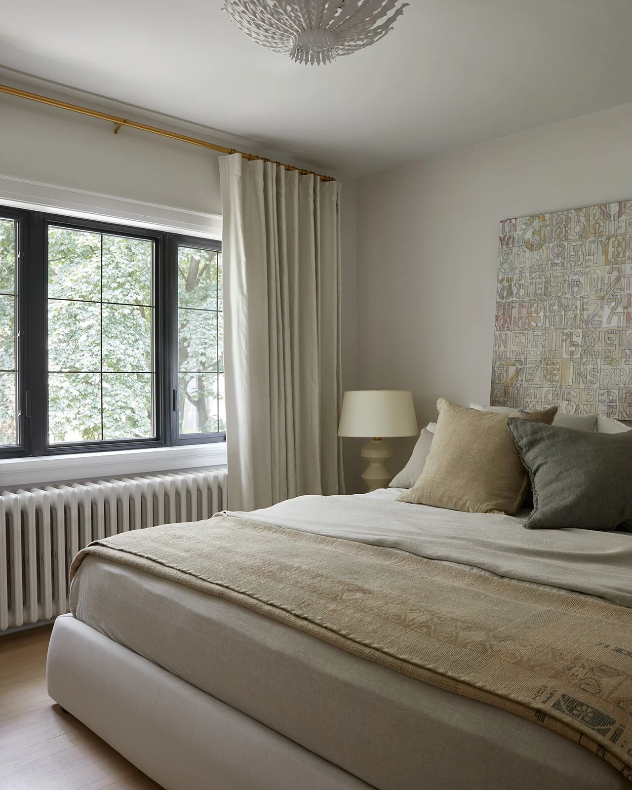 KeeleyMcCleary-RoyalYork-bedroom-king-bed.jpg