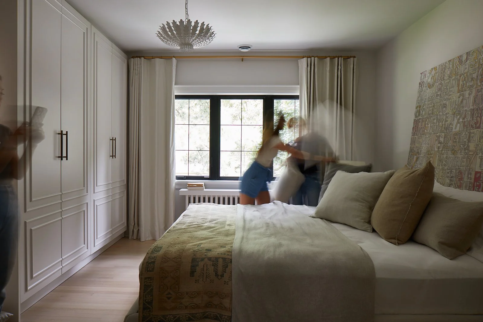 KeeleyMcCleary-RoyalYork-bedroom-neutral.jpg