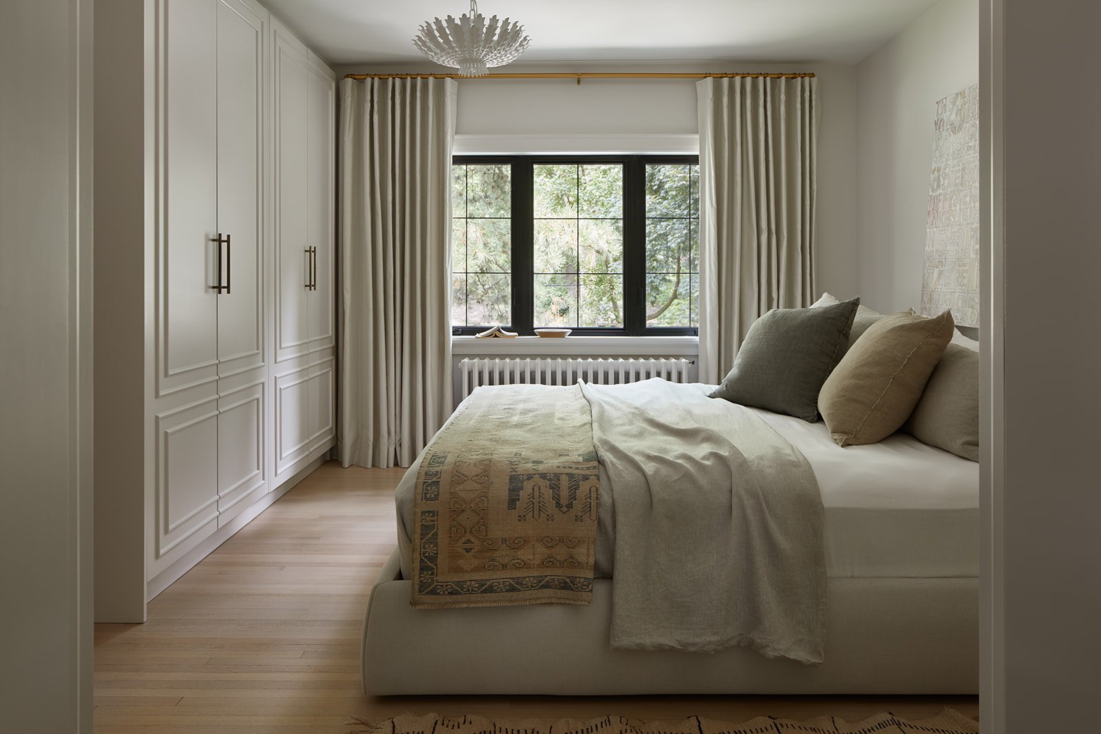 KeeleyMcCleary-RoyalYork-bedroom.jpg