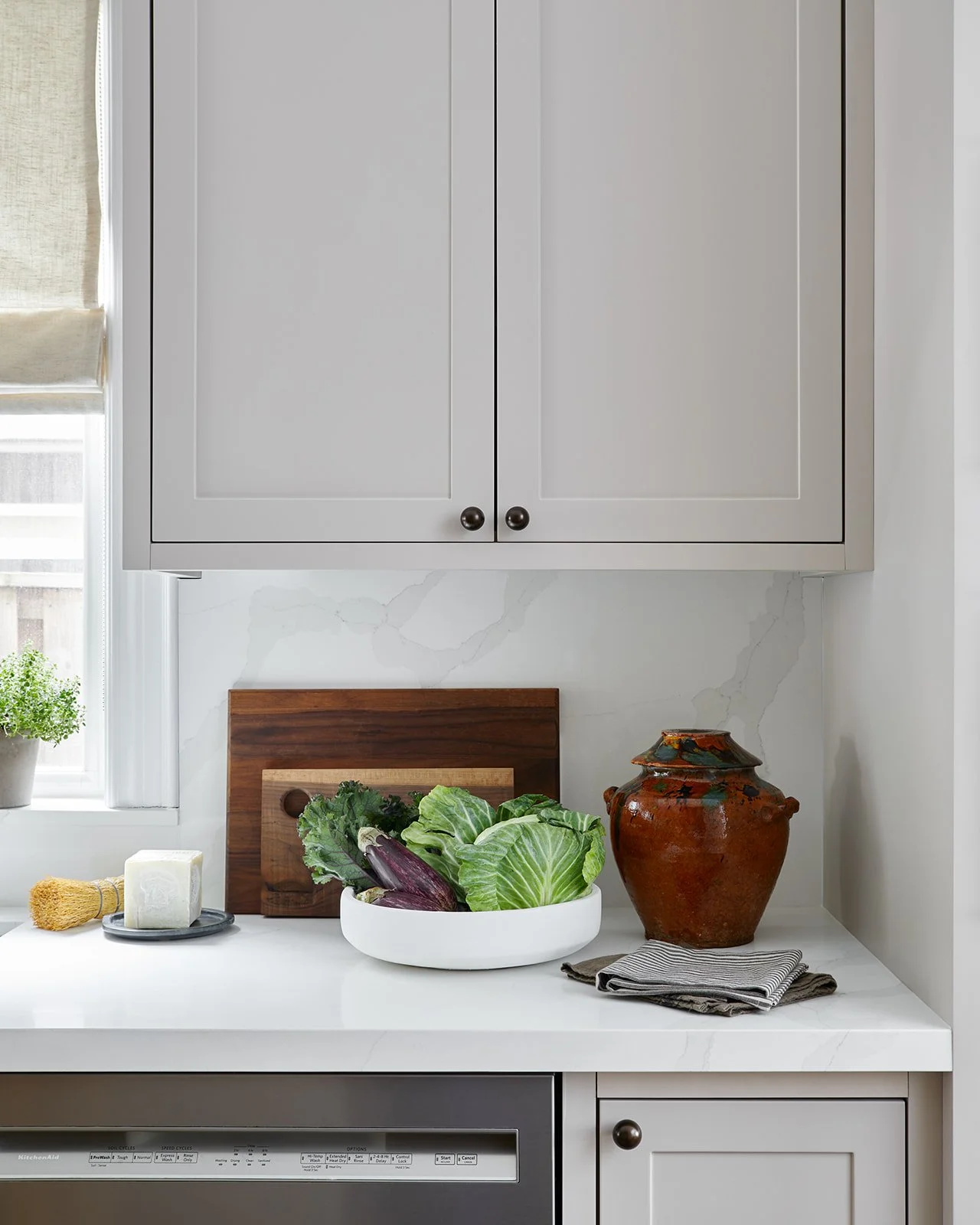 KeeleyMcCleary-Dufferingrove-kitchen-counter.jpg